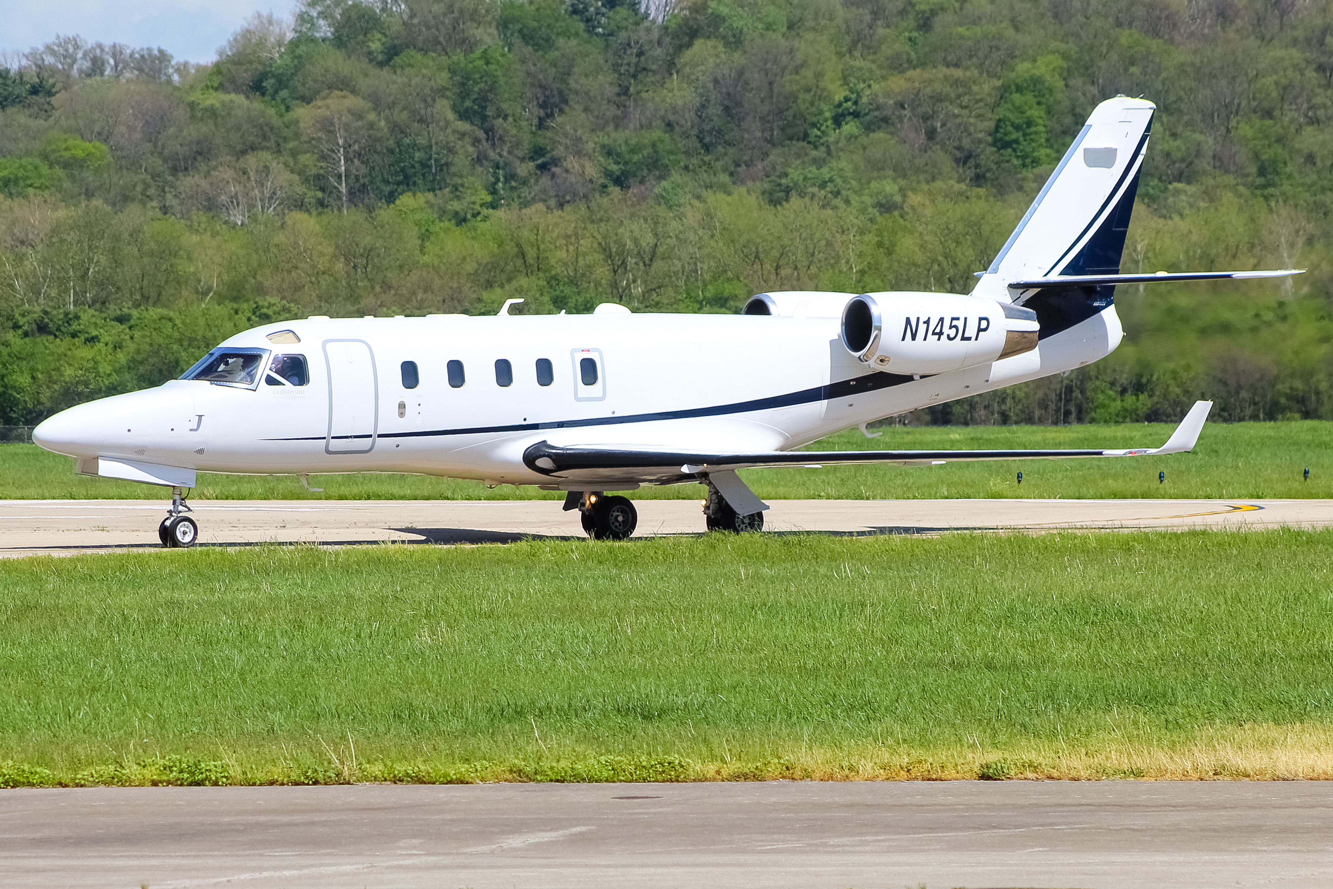 Full size: PRIVATE  Gulfstream 100 N145LP at Cincinnati Municipal Airport/Lunken Field