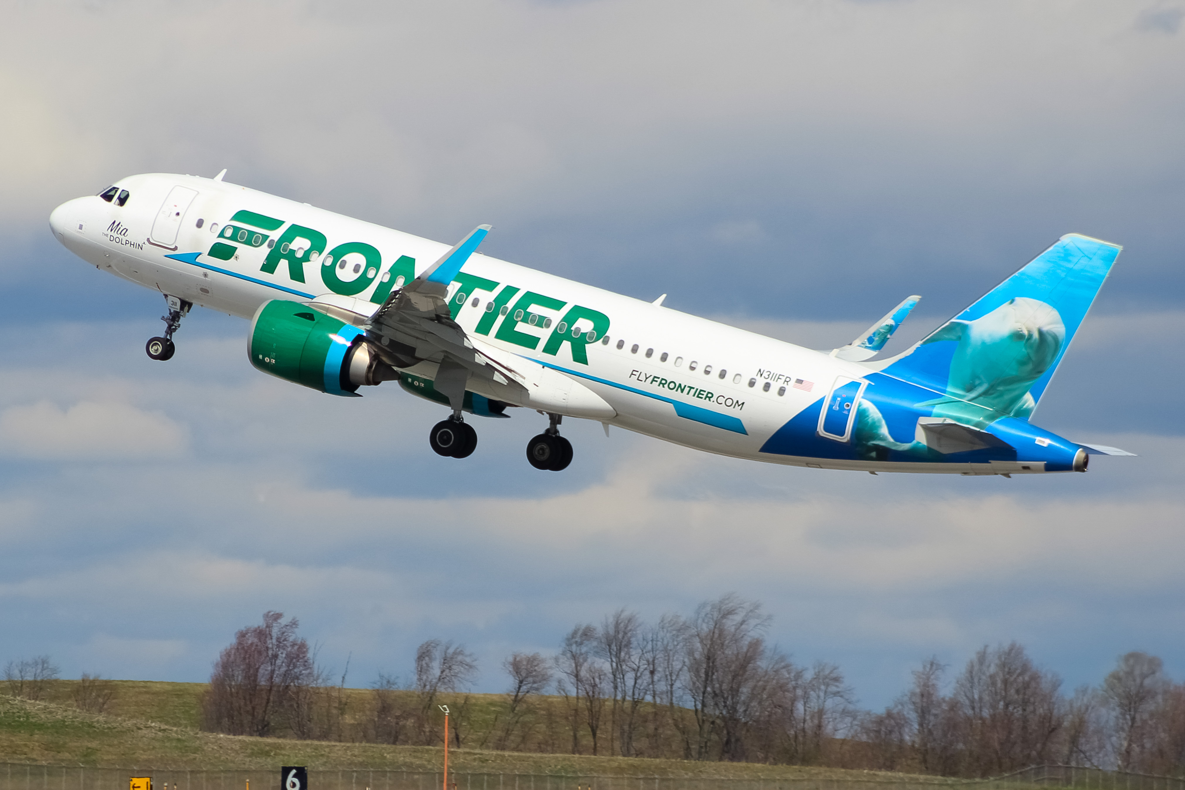 Full size: Frontier Airlines Airbus A320NEO N311FR at Cincinnati/Northern Kentucky International Airport