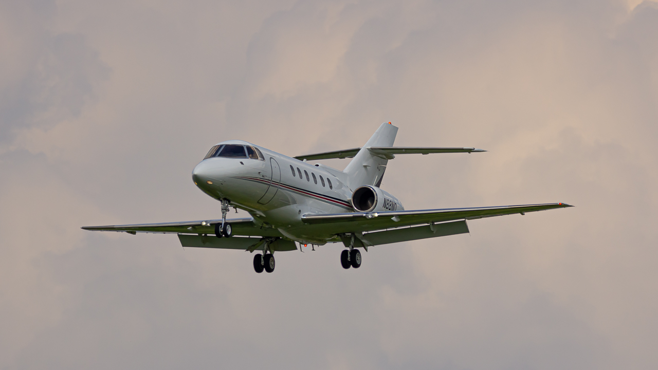 Full size: PRIVATE Beechcraft Hawker 750 N88ND at John Glenn Columbus International Airport