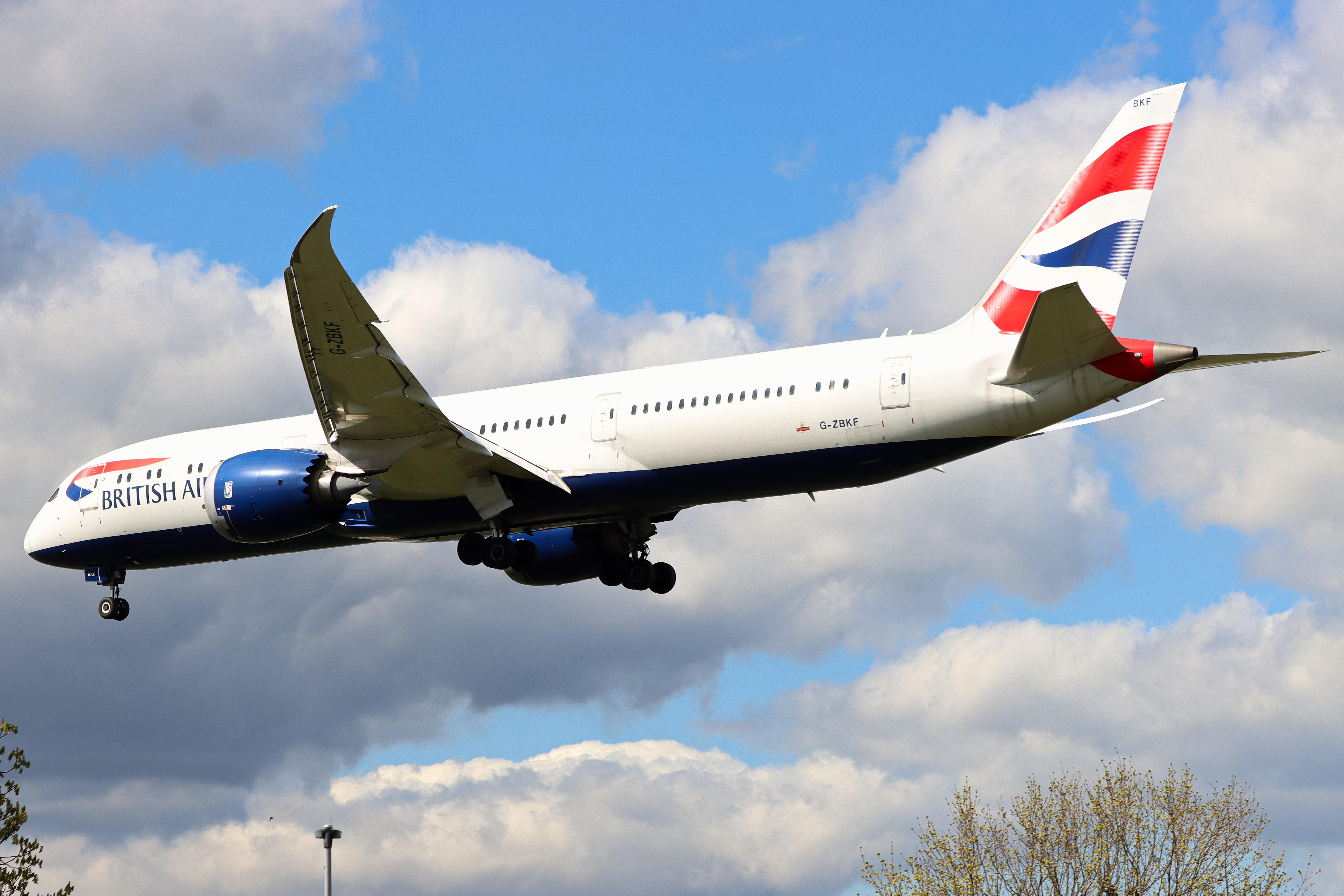 Full size: British Airways Boeing 787-9 G-ZBKF at London Heathrow International Airport