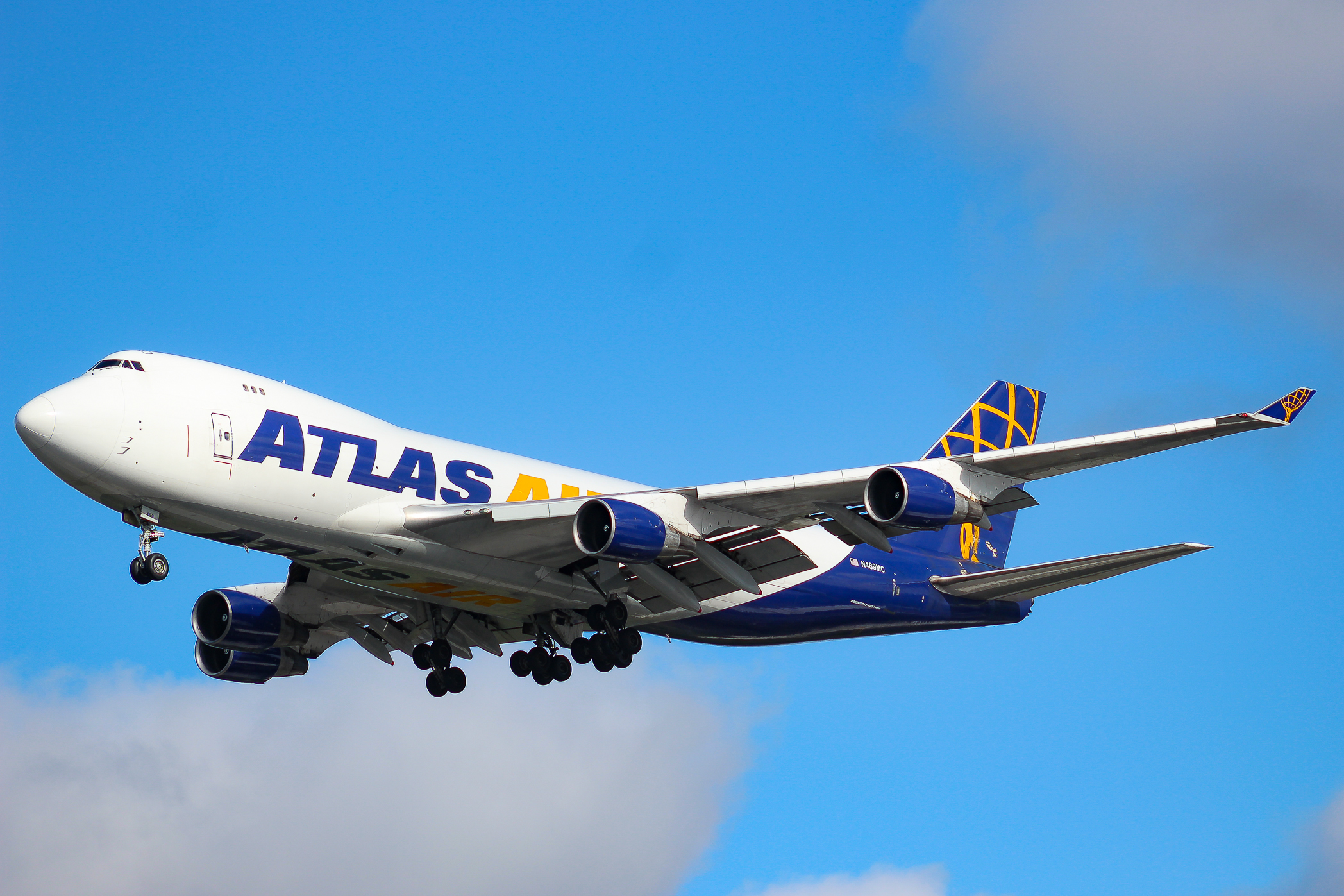 Full size: Atlas Air Boeing 747-400 N489MC at Seattle-Tacoma International Airport