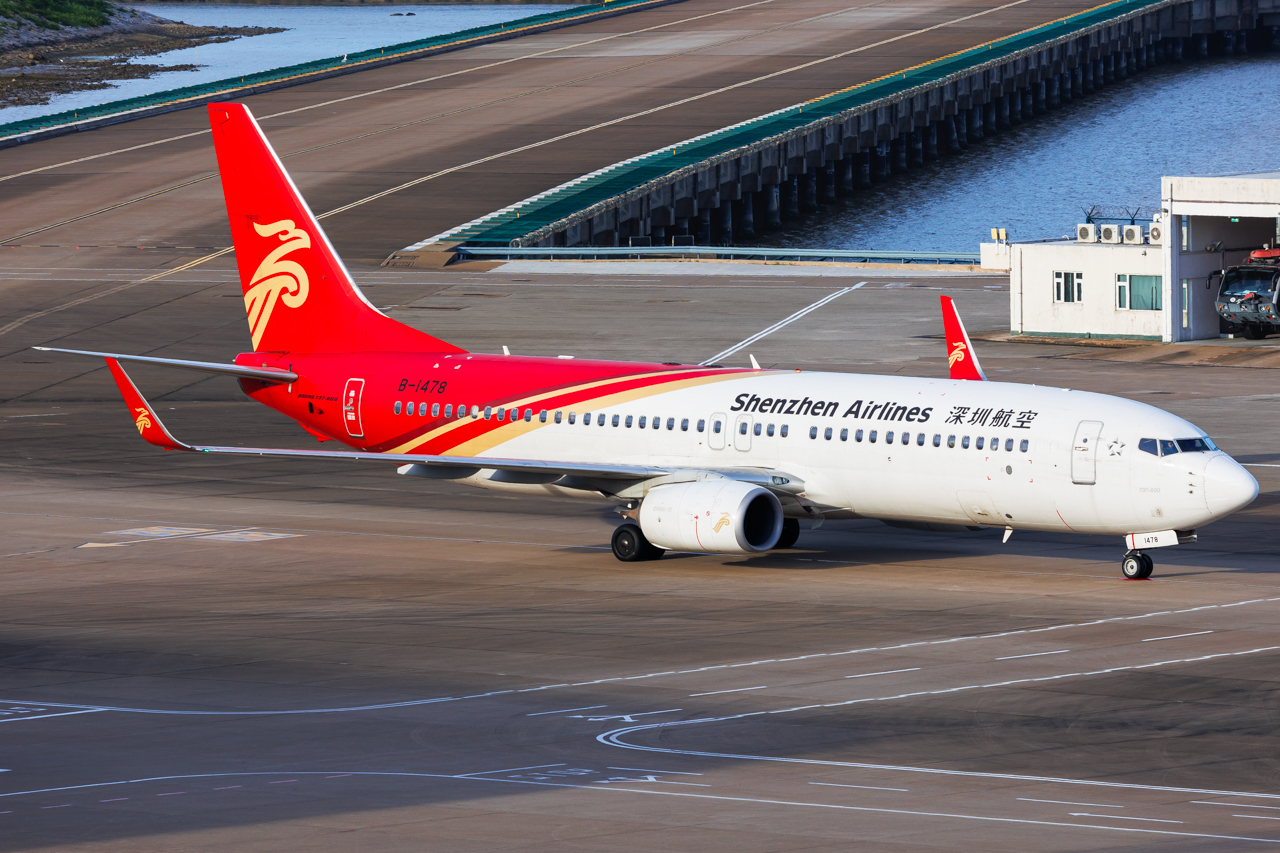 Full size: Shenzhen Airlines Boeing 737-800 B-1478 at Macau International Airport