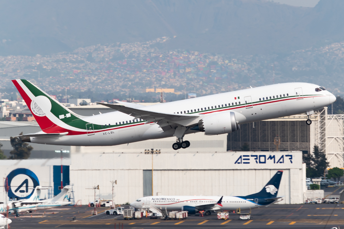 Full size: Mexico - Air Force Boeing 787-8 XC-LQL at Mexico City International Airport
