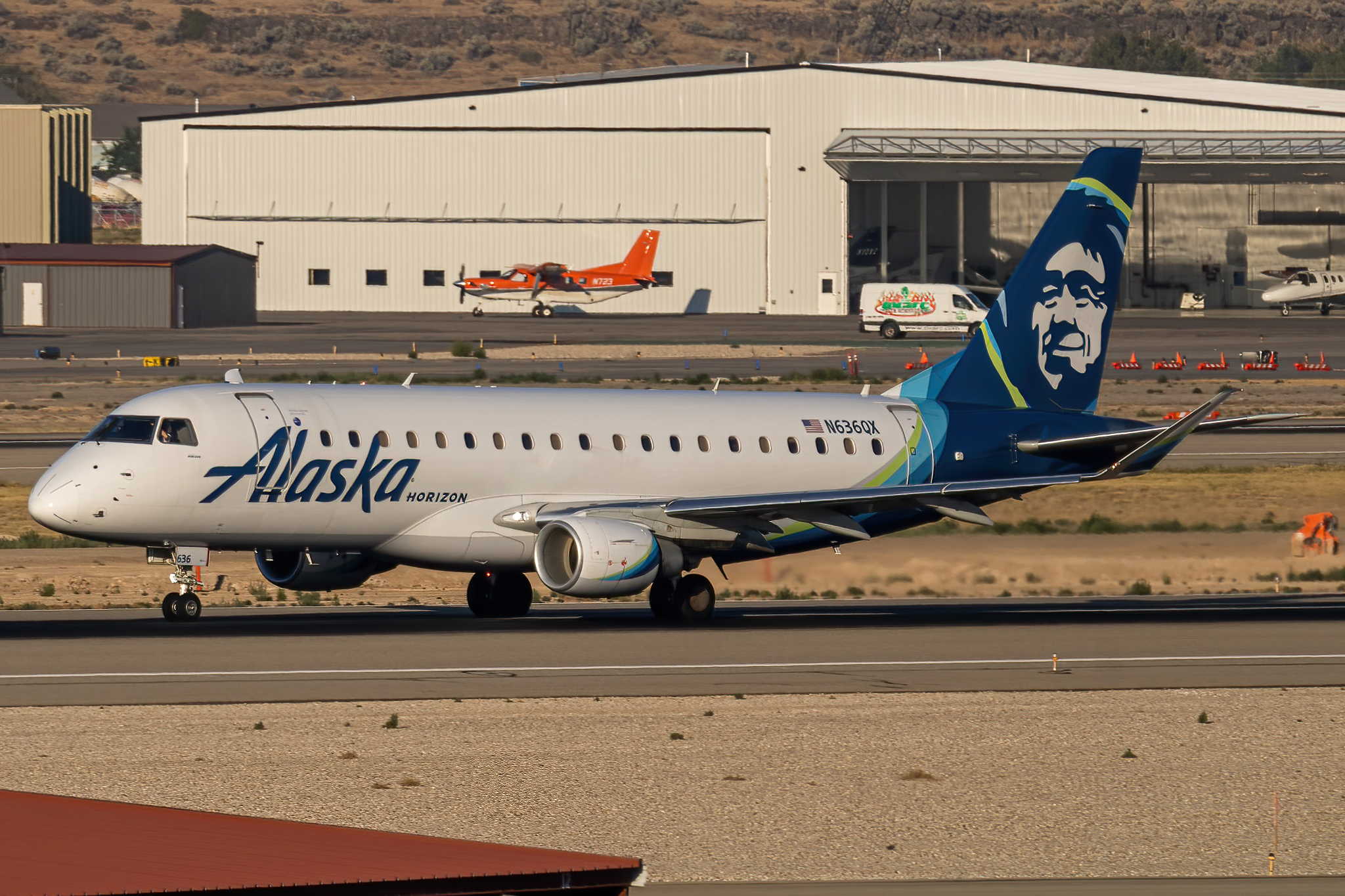 Full size: Alaska Airlines Embraer E175 N636QX at Boise Air Terminal/Gowen Field