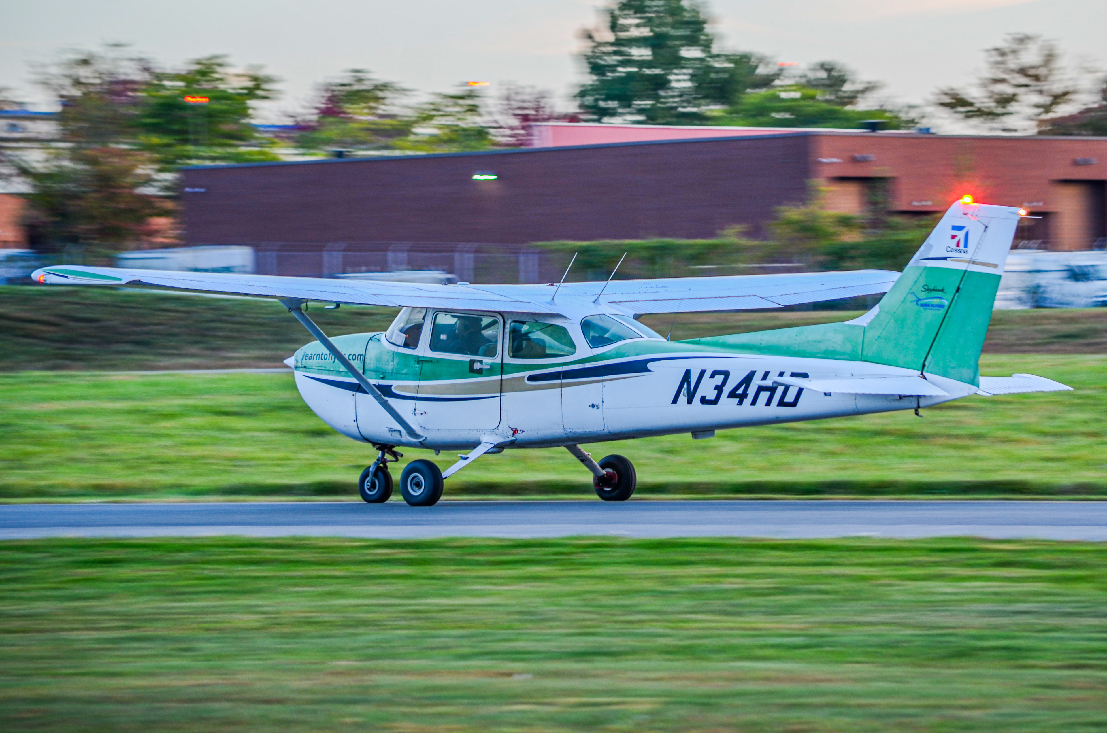 Full size: PRIVATE Cessna 172 N34HD at Montgomery County Airpark