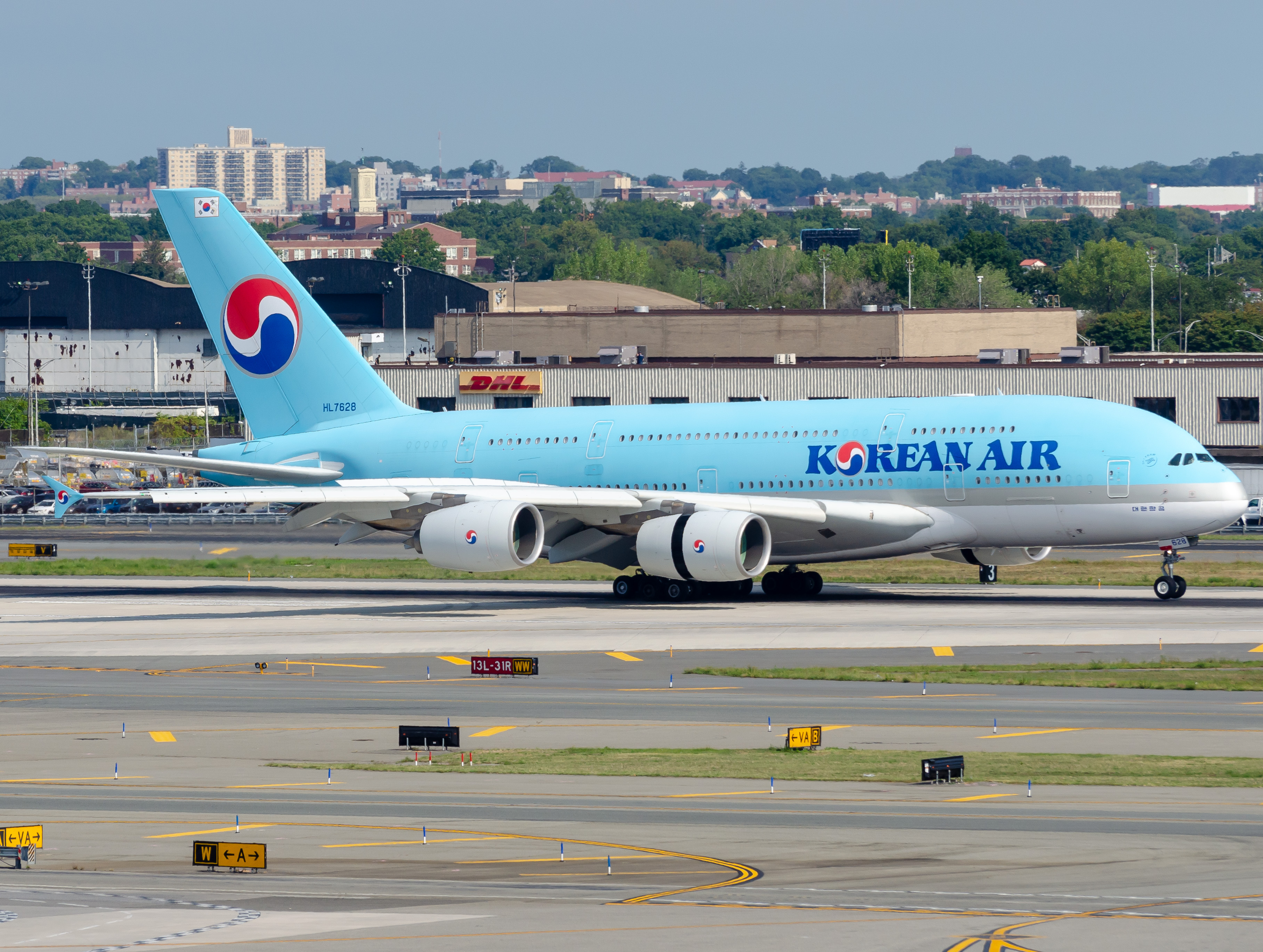 Full size: Korean Air Airbus A380-800 HL7628 at John F. Kennedy International Airport