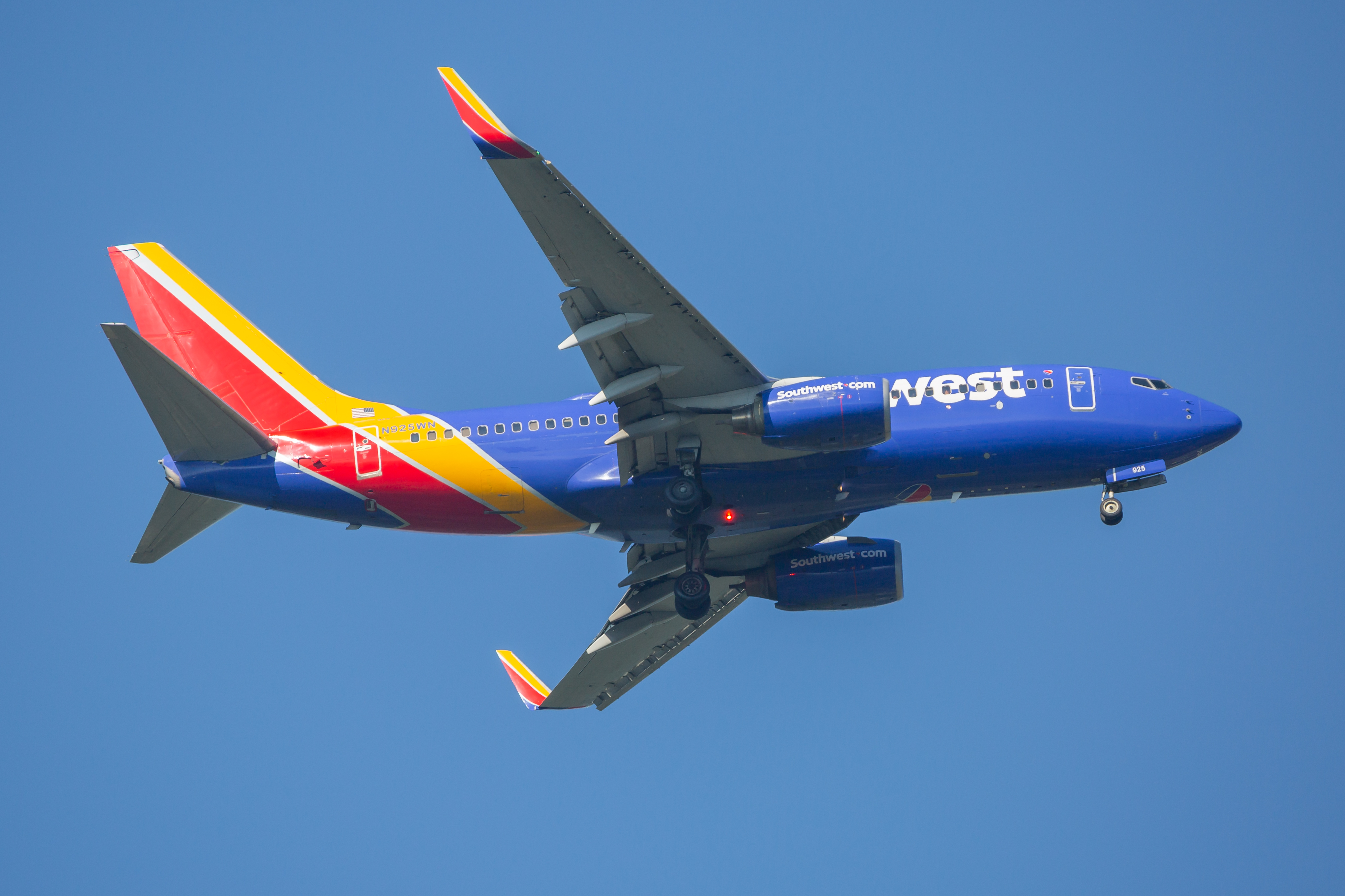 Full size: Southwest Airlines Boeing 737-700 N925WN at Baltimore/Washington International Thurgood Marshall Airport