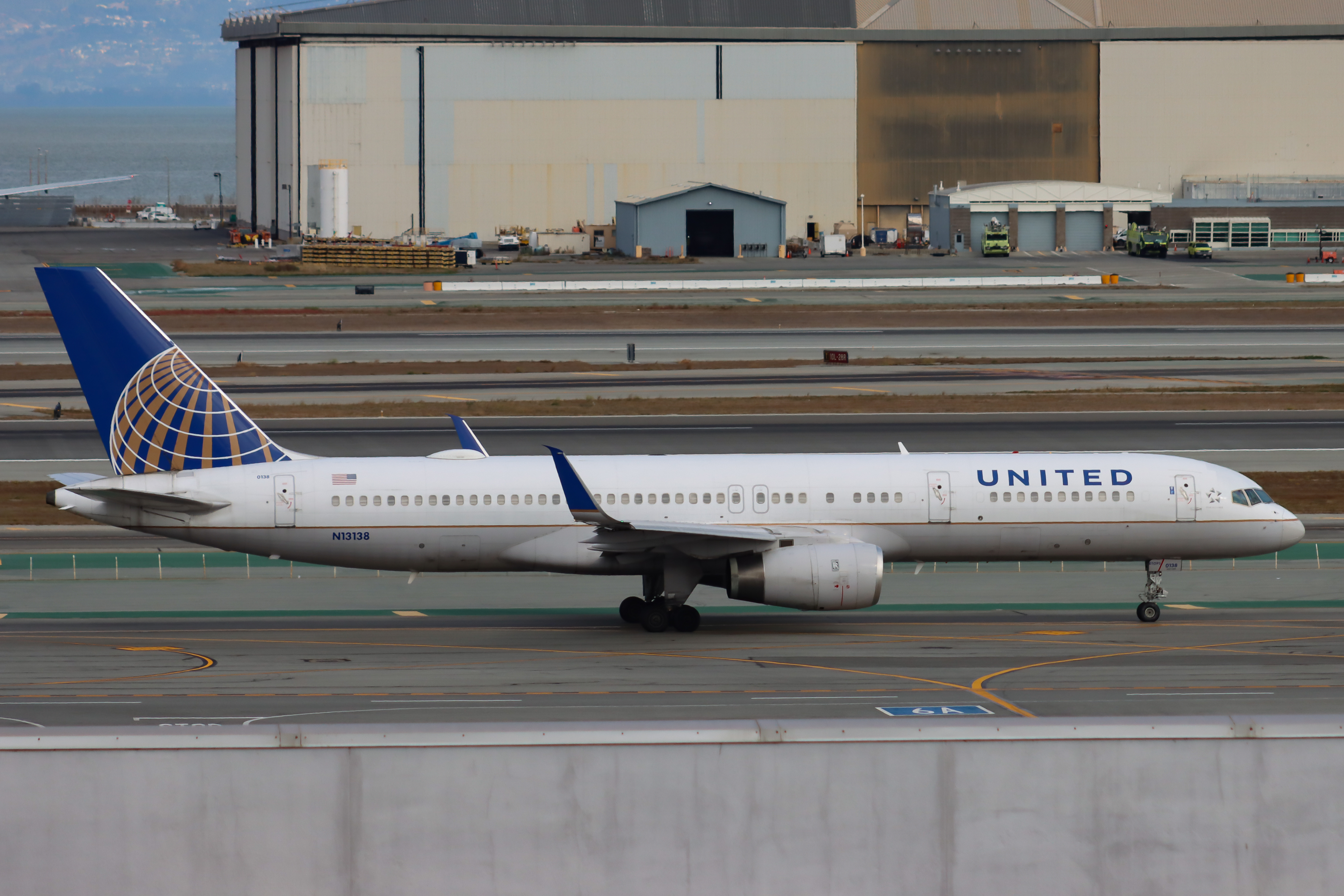 Full size: United Airlines Boeing 757-200 N13138 at San Francisco International Airport