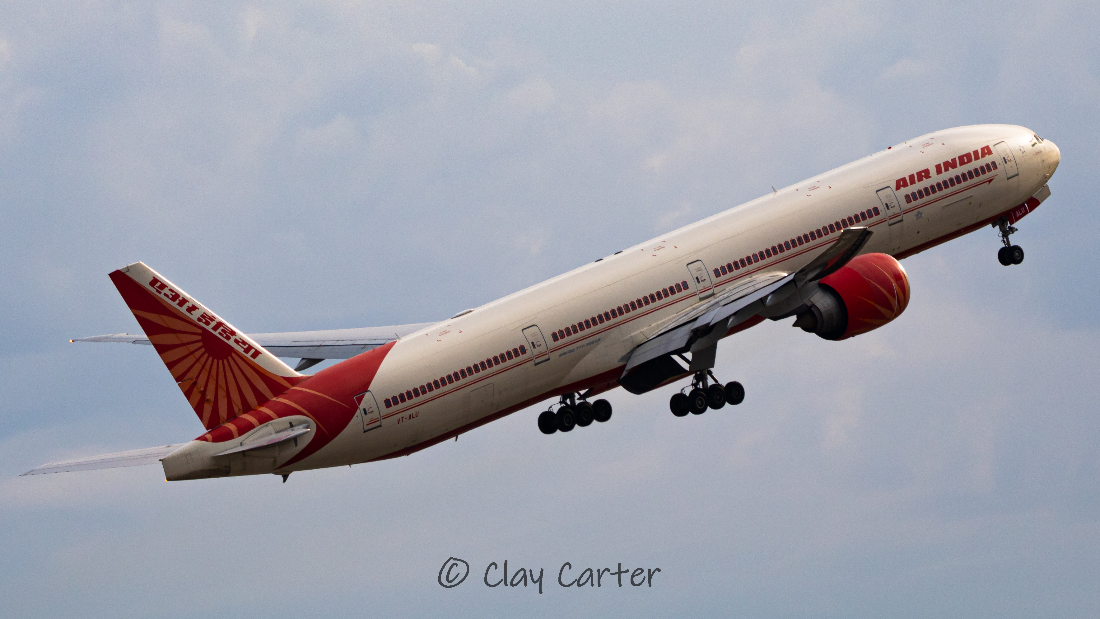 Full size: Air India Boeing 777-300ER VT-ALU at Newark Liberty International Airport