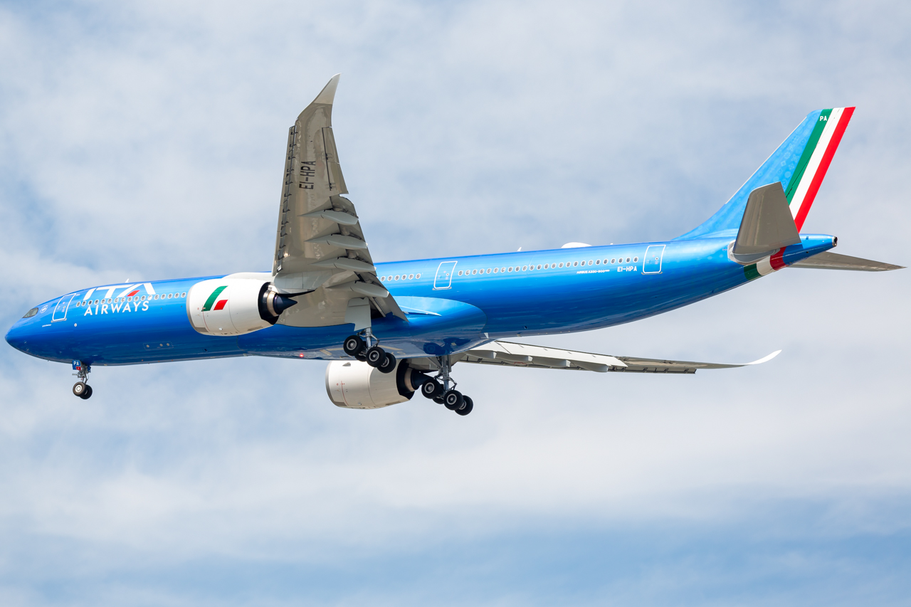 Full size: ITA Airways Airbus A330-900 EI-HPA at John F. Kennedy International Airport