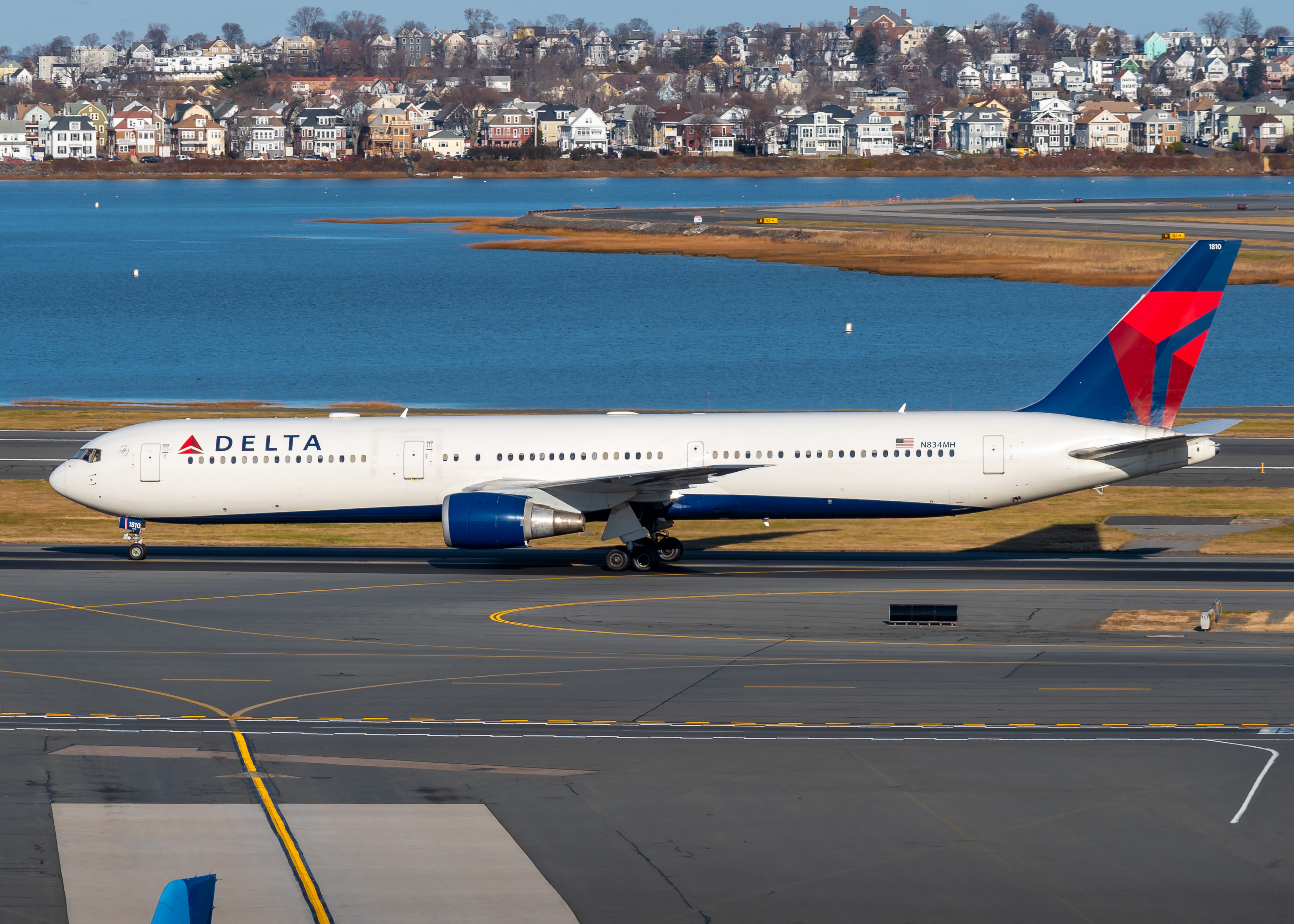 Full size: Delta Airlines Boeing 767-400ER N834MH at General Edward Lawrence Logan International Airport