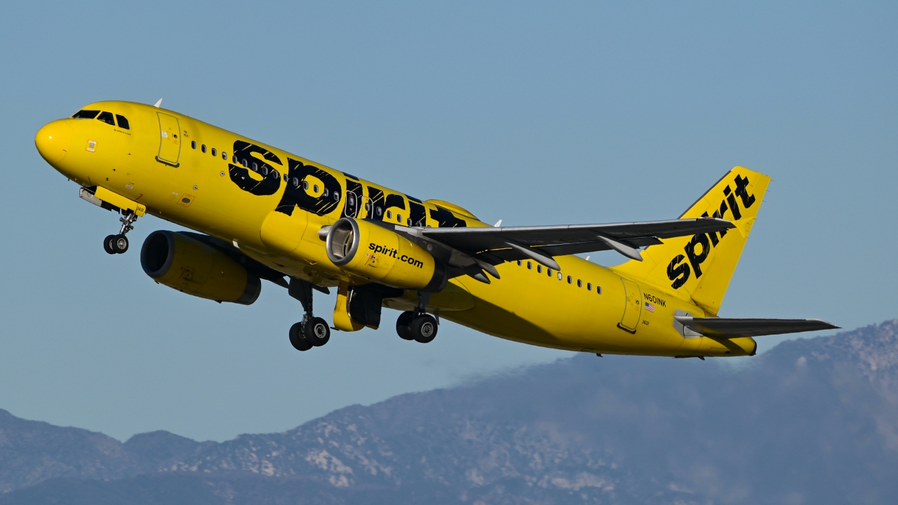 Full size: Spirit Airlines Airbus A320 N601NK at Los Angeles International Airport