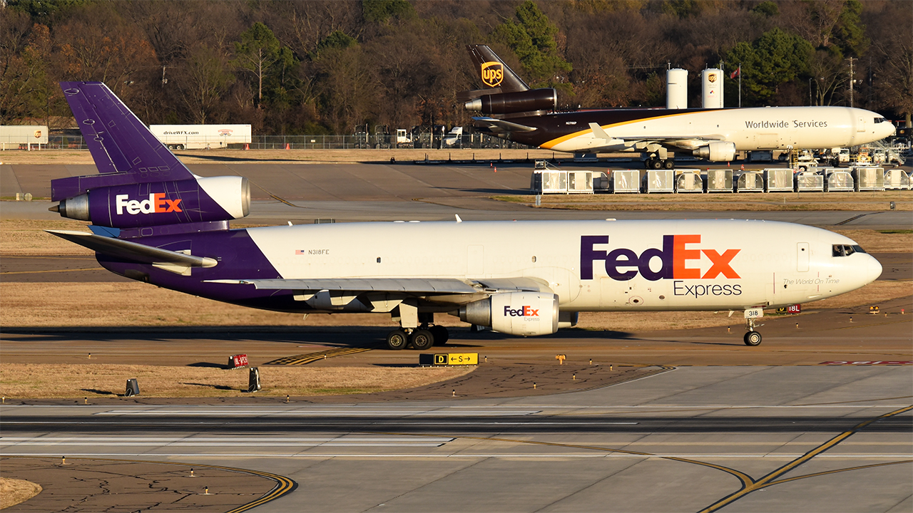 Full size: FedEx McDonnell Douglas MD-10F N318FE at Memphis International Airport