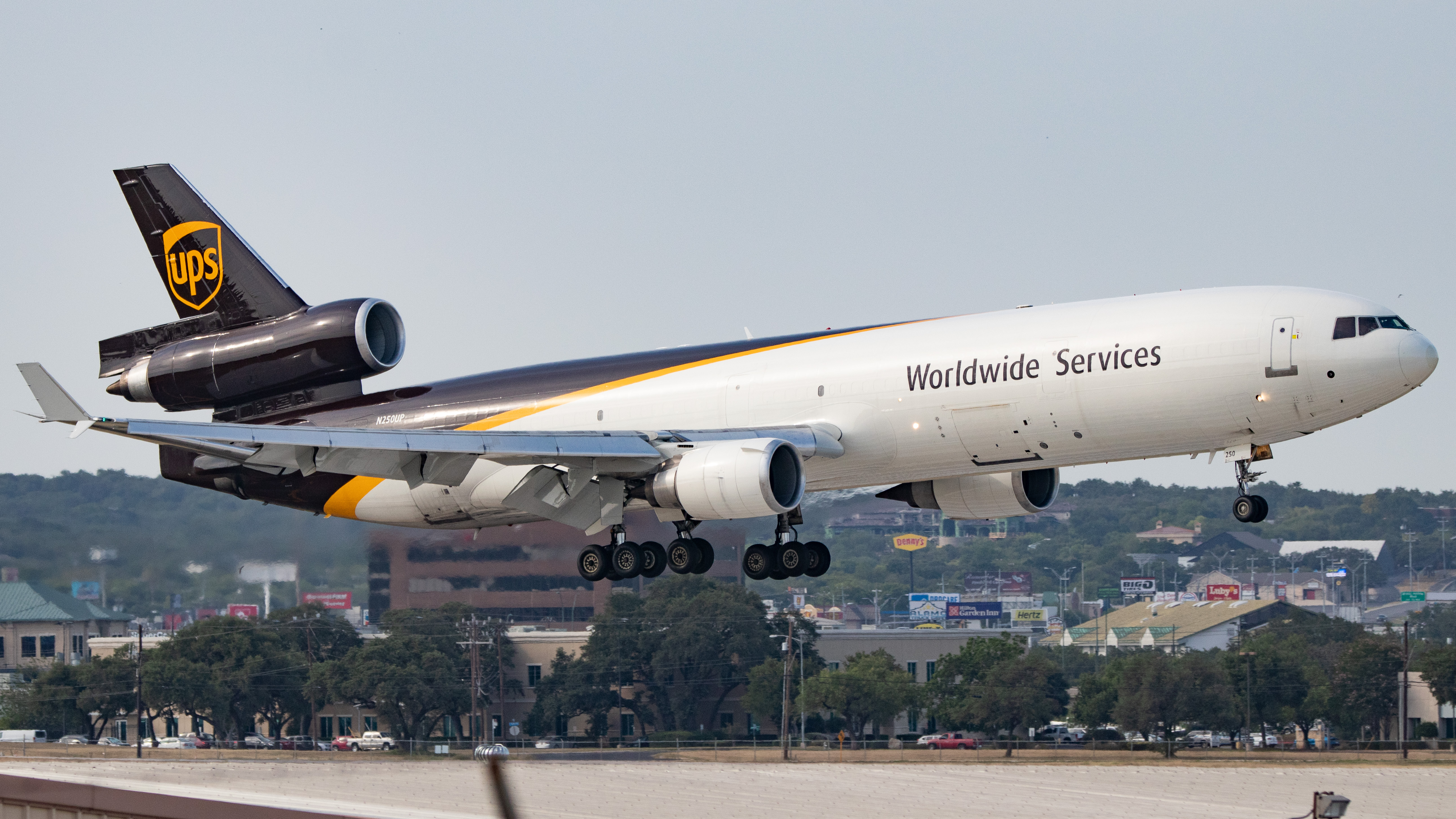Full size: United Parcel Service McDonnell Douglas MD-11F N250UP at San Antonio International Airport