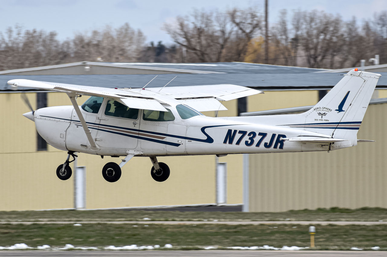Full size: PRIVATE Cessna 172 N737JR at Vance Brand Airport