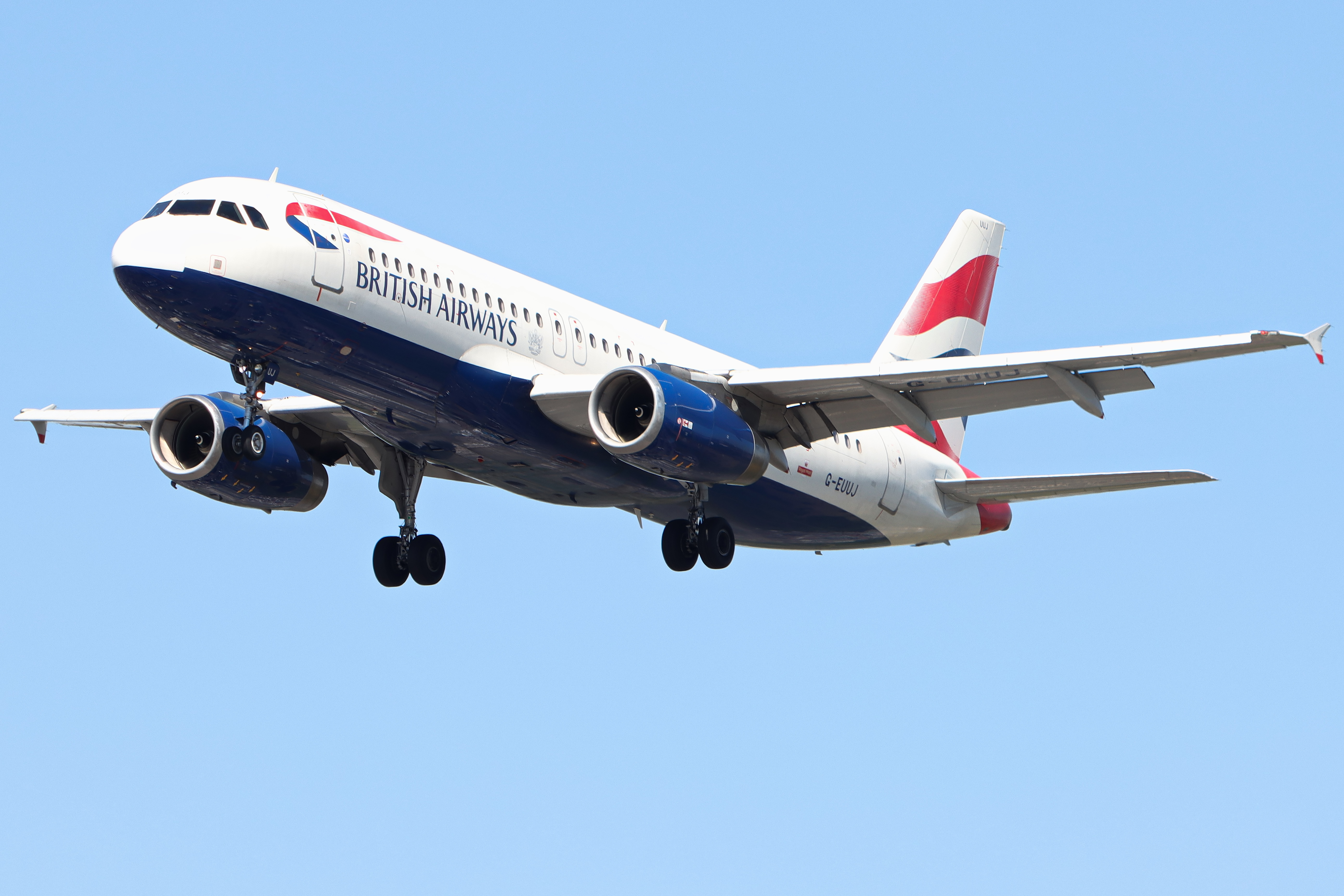 Full size: British Airways Airbus A320 G-EUUJ at London Heathrow International Airport