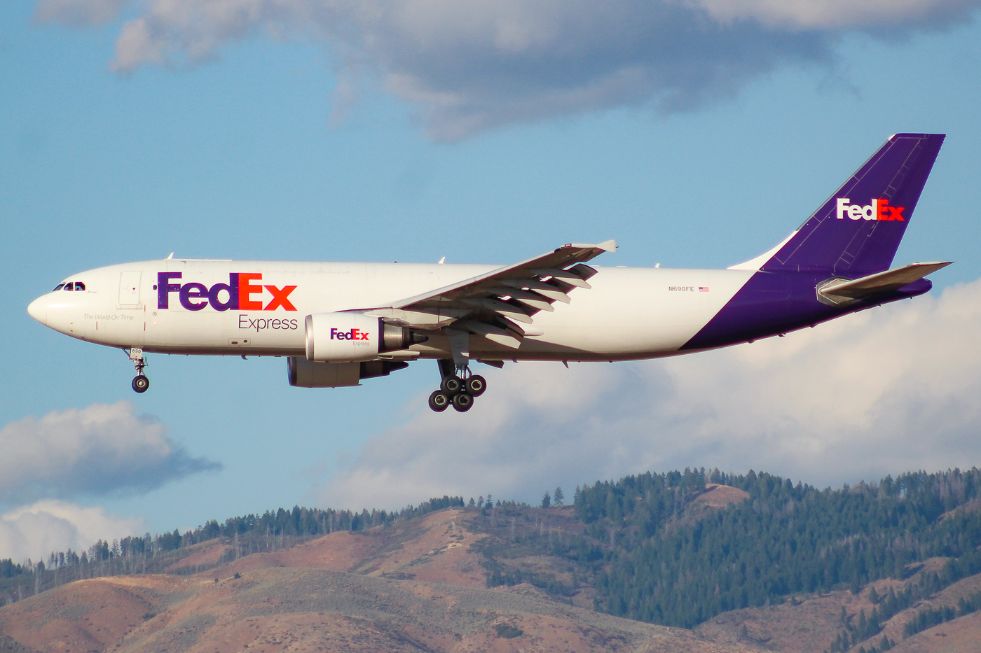 Full size: FedEx Airbus A300F-600 N690FE at Boise Air Terminal/Gowen Field