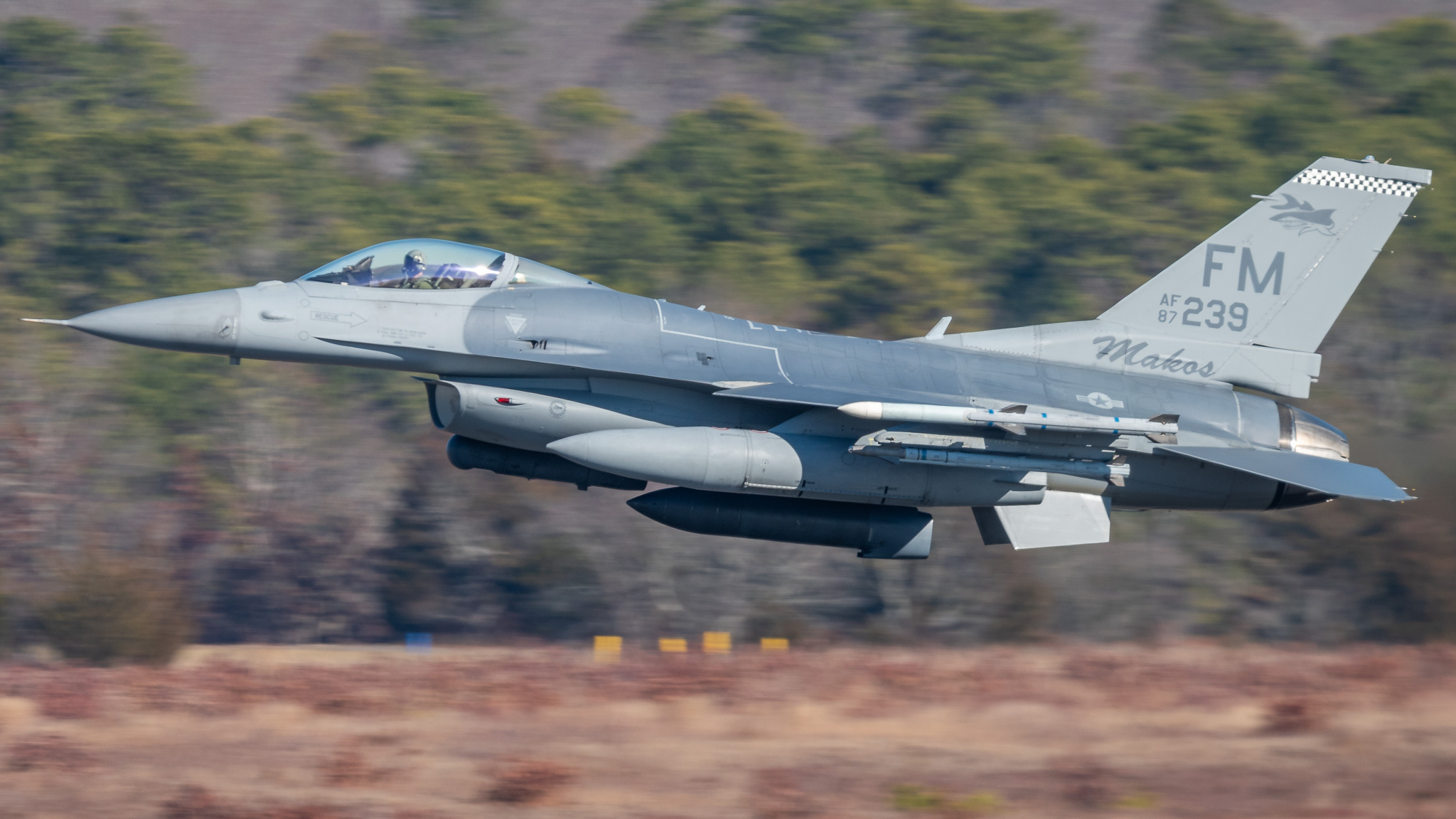 Full size: USAF - United States Air Force General Dynamics F-16 Fighting Falcon 87-0239 at Atlantic City International Airport