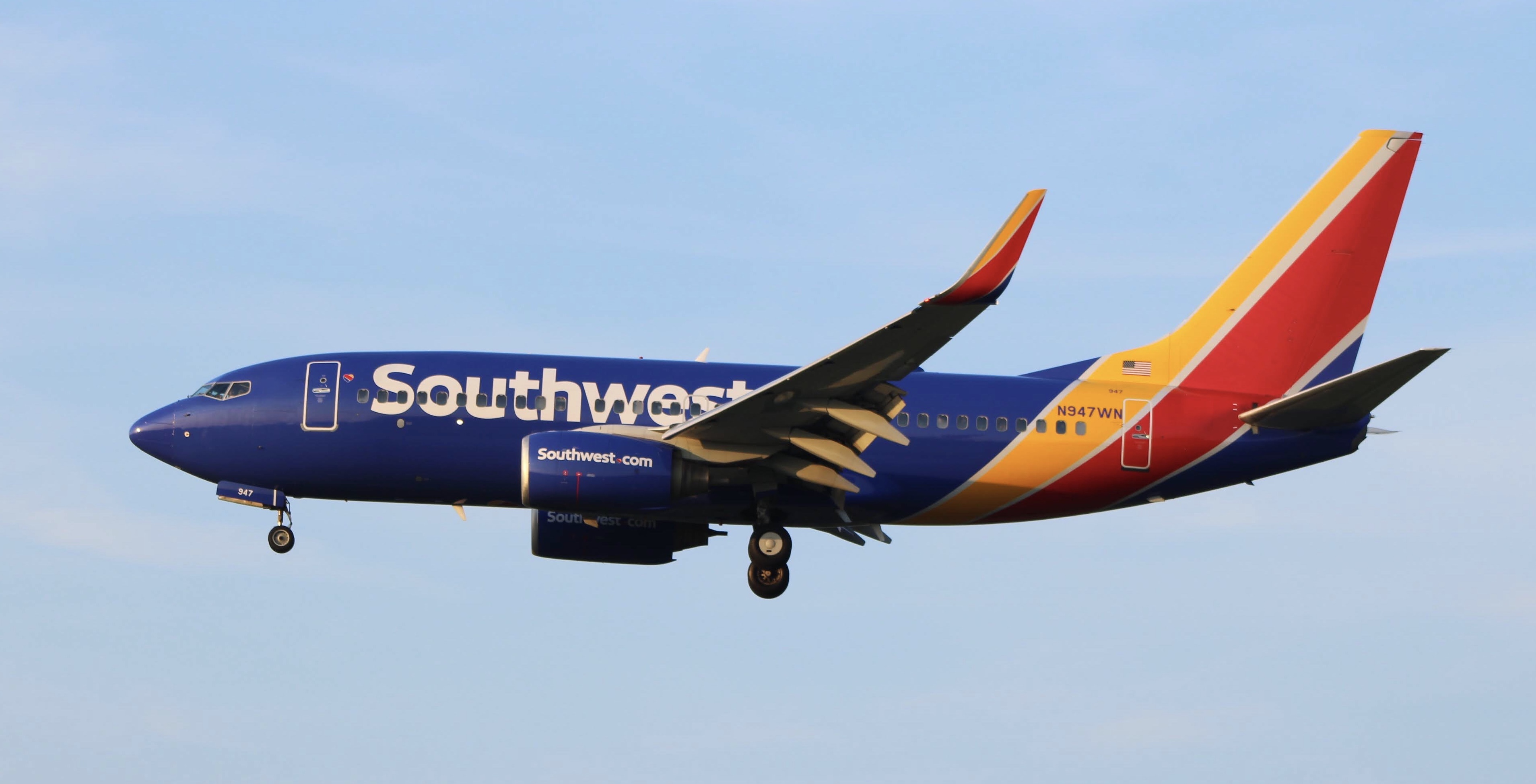 Full size: Southwest Airlines Boeing 737-700 N947WN at Baltimore/Washington International Thurgood Marshall Airport
