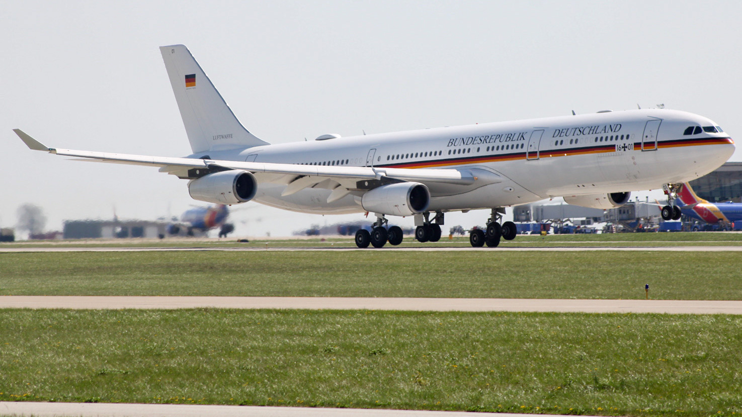 Full size: Germany - Air Force Airbus A340-300 16-02 at Indianapolis International Airport
