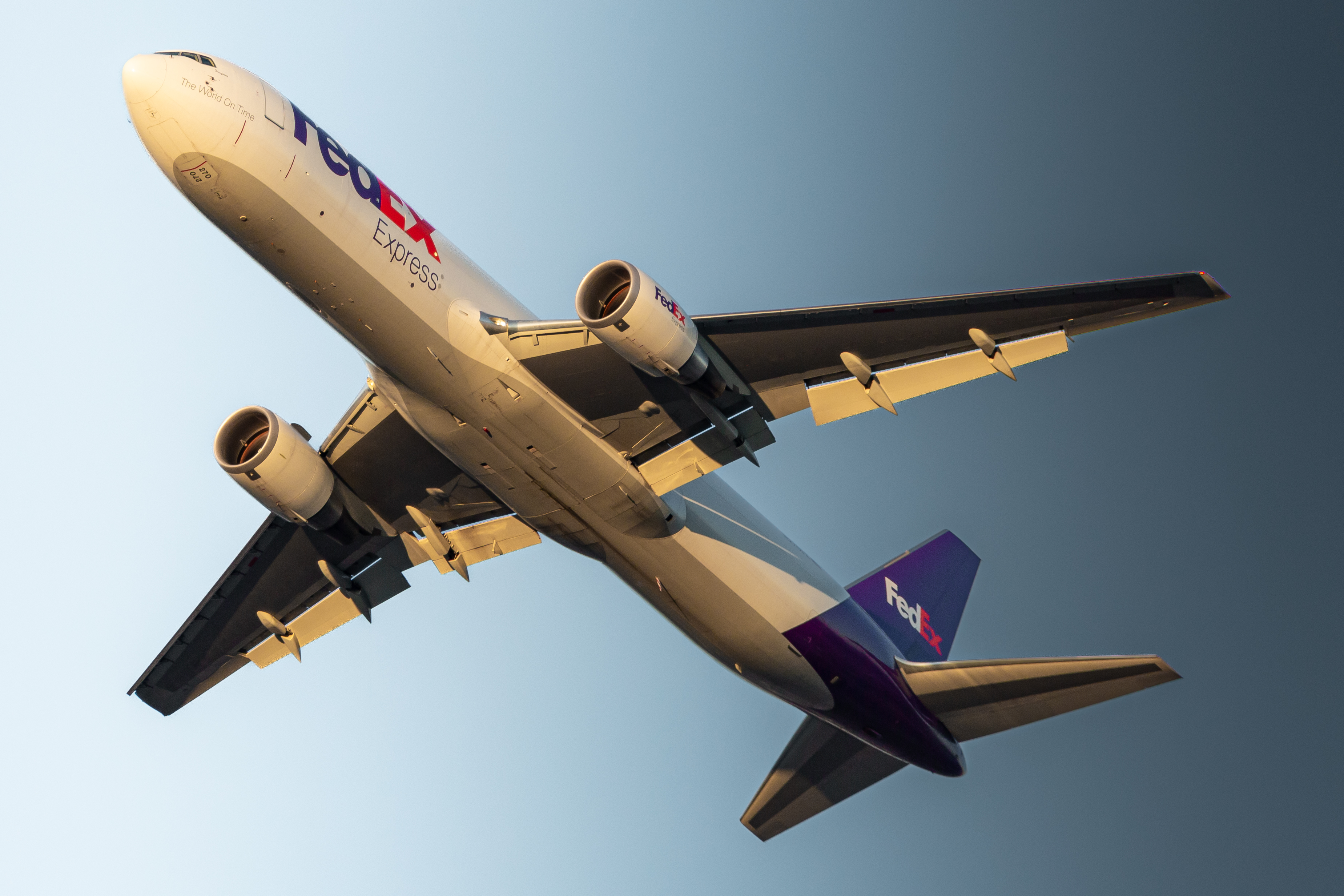 Full size: FedEx Boeing 737-300F N270FE at Baltimore/Washington International Thurgood Marshall Airport