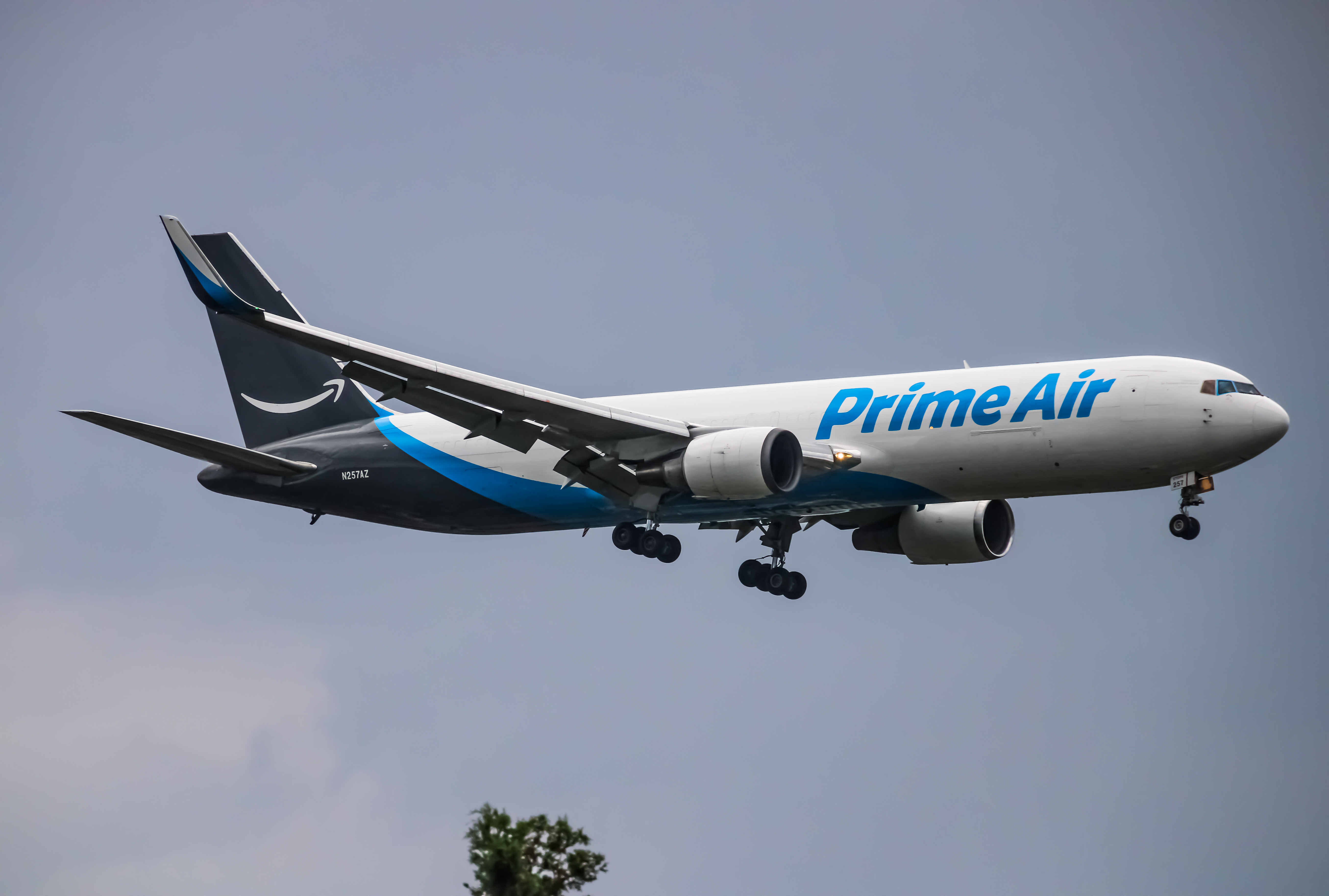 Full size: Prime Air Boeing 767-300F N257AZ at John F. Kennedy International Airport