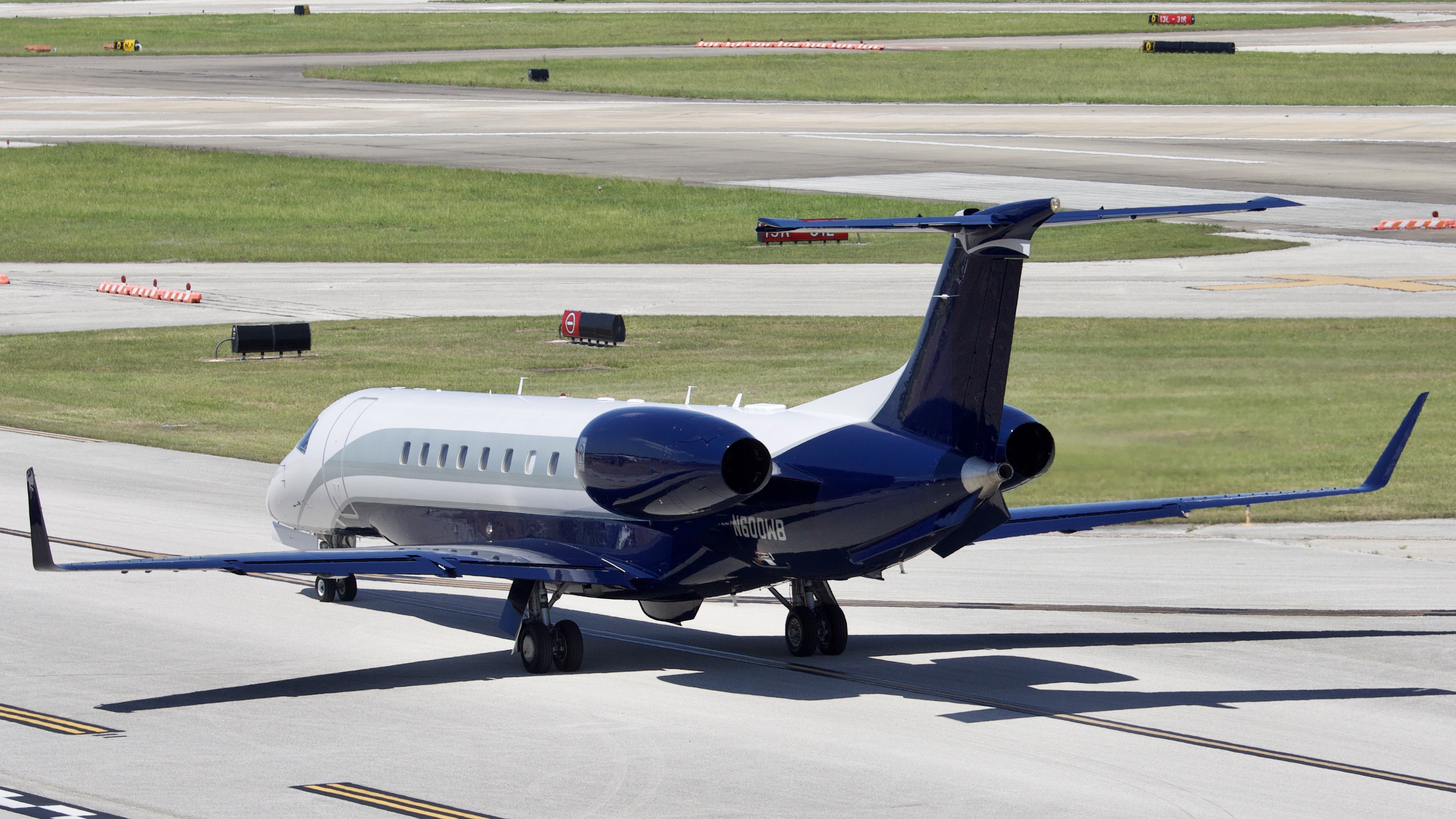 Full size: PRIVATE Embraer Legacy 600 N600WB at William P Hobby Airport