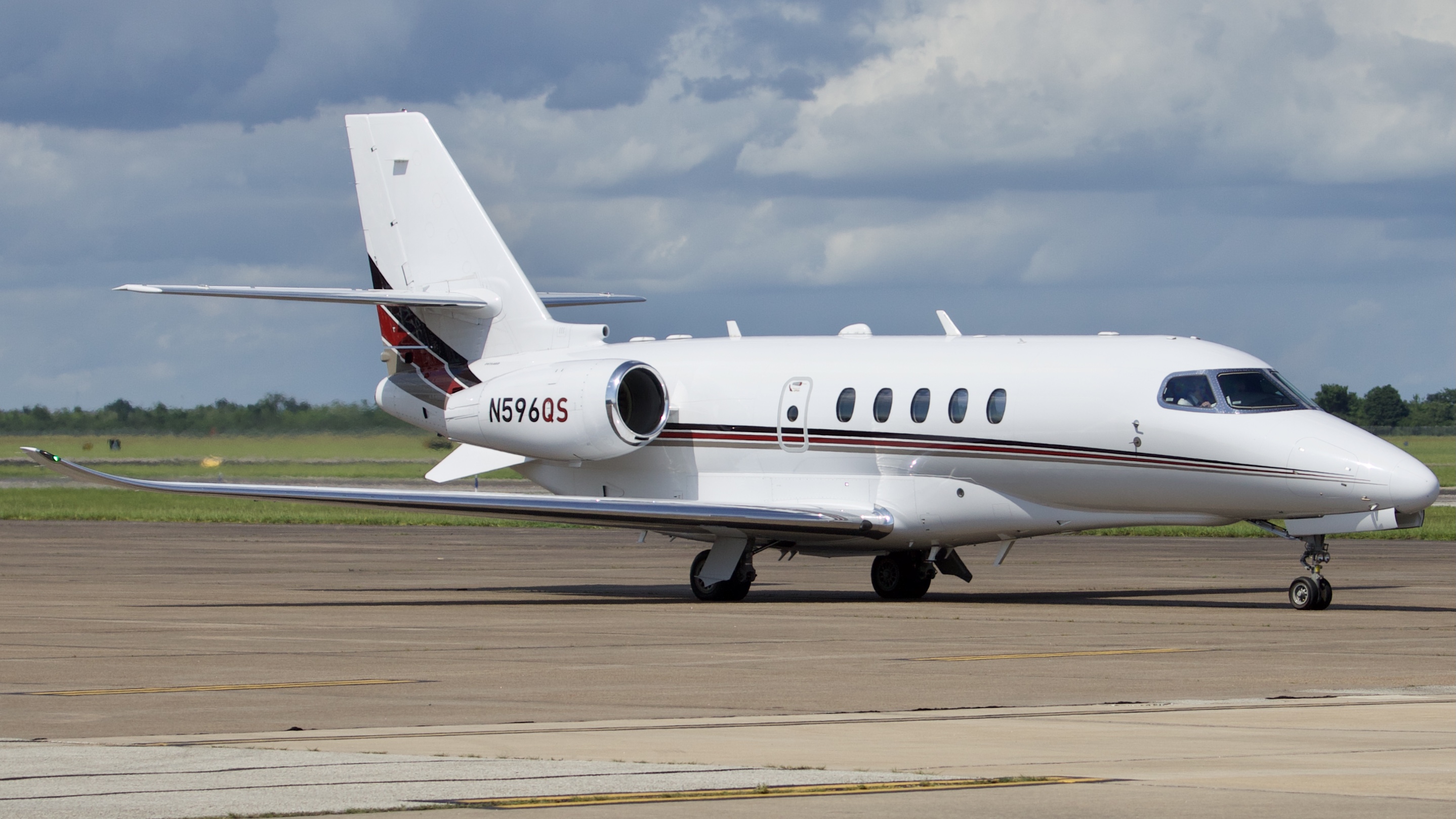 Full size: NetJets Cessna Citation 680A Latitude N596QS at Ellington Airport