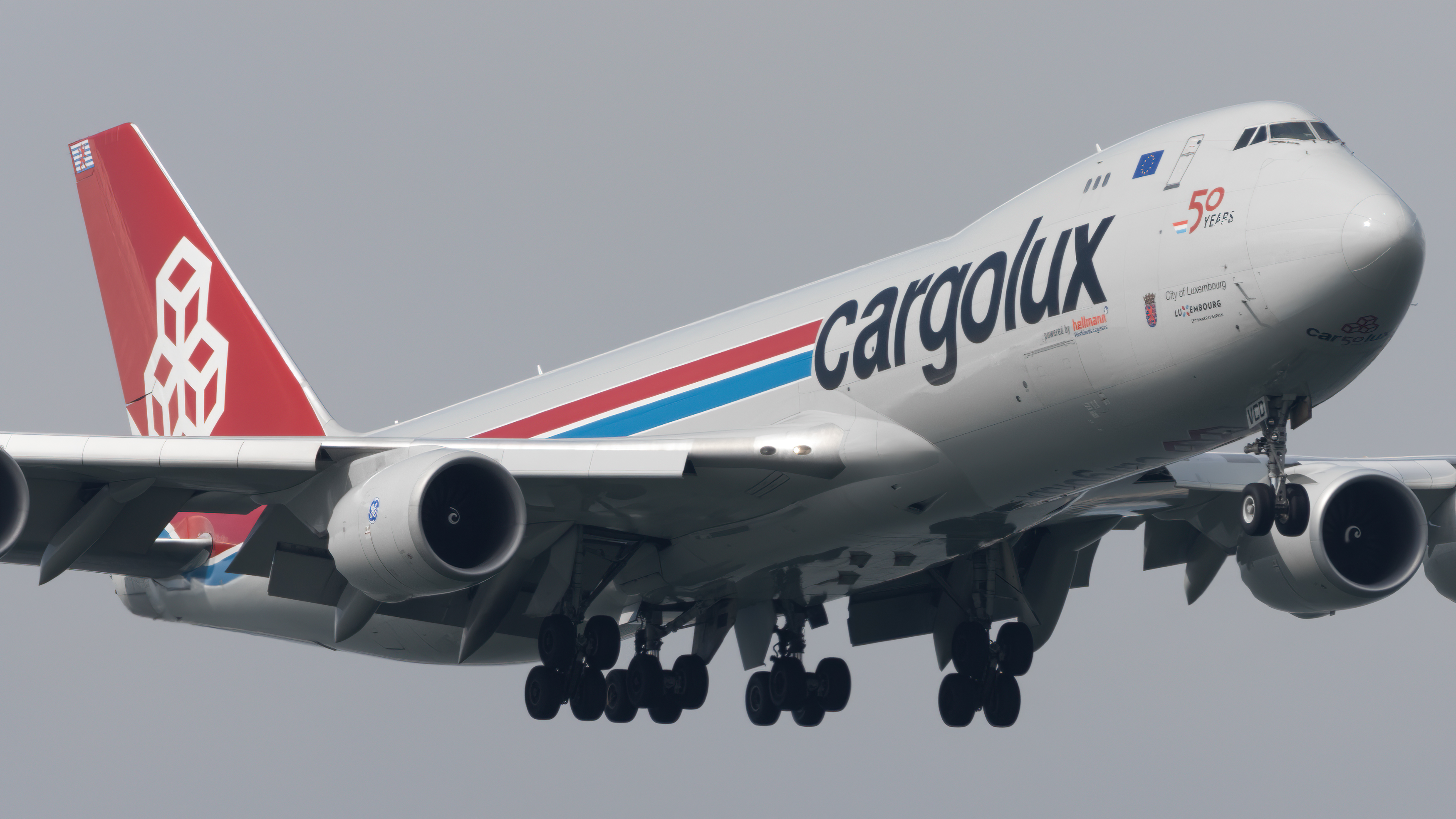 Full size: CargoLux Boeing 747-8F LX-VCD at Singapore-Changi Airport