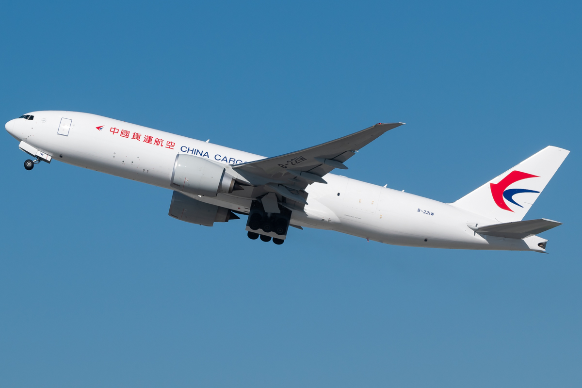 Full size: China Cargo Airlines Boeing 777-F B-221W at Los Angeles International Airport