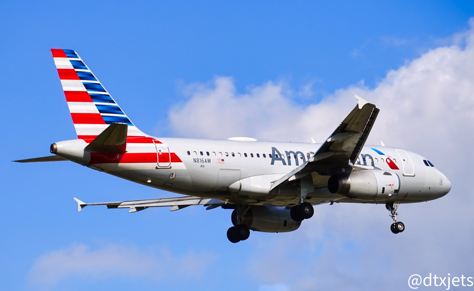 Full size: American Airlines Airbus A319-100 N816AW  at Dallas-Fort Worth International Airport