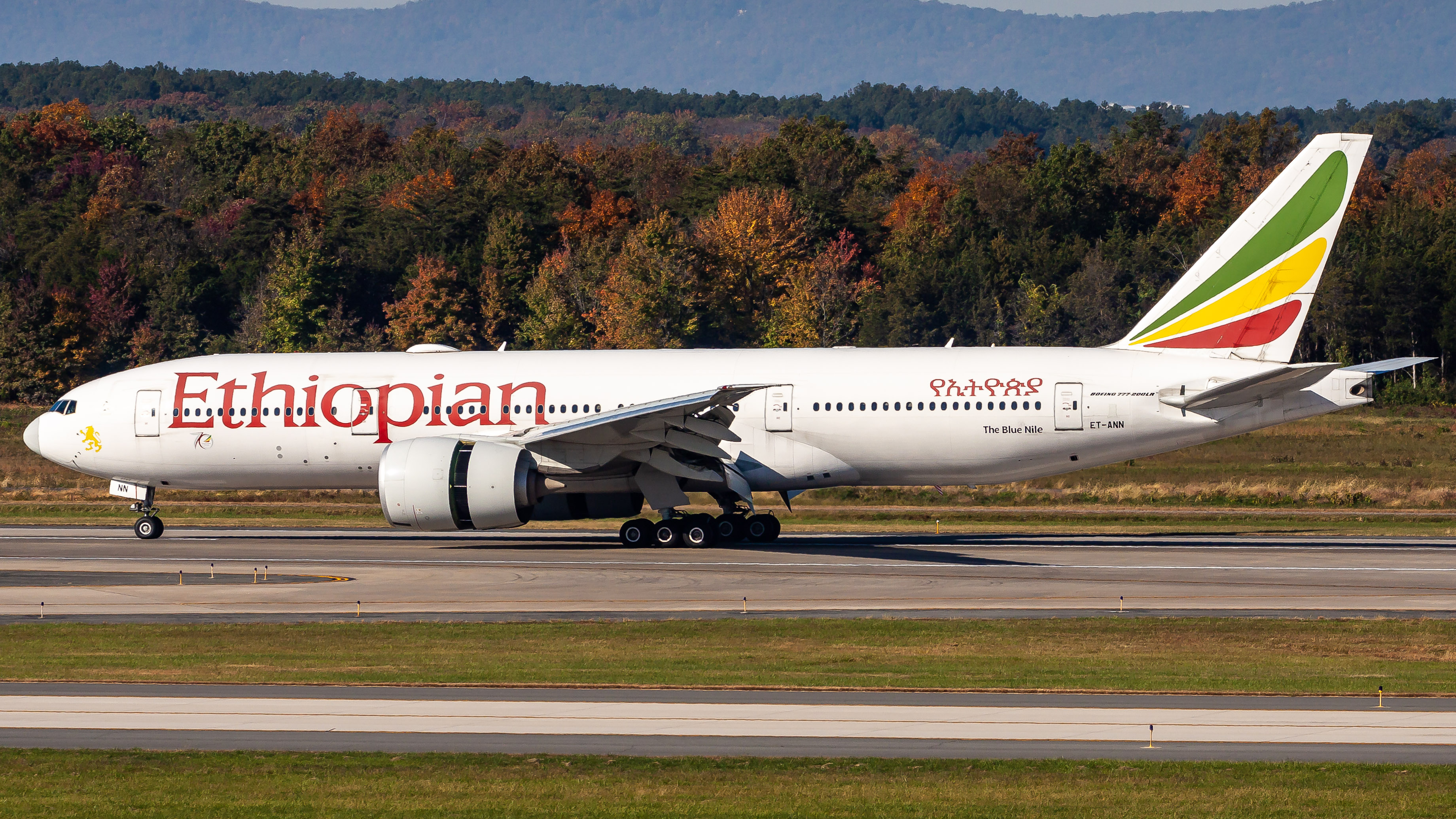 Full size: Ethiopian Airlines Boeing 777-200LR ET-ANN at Washington Dulles International Airport