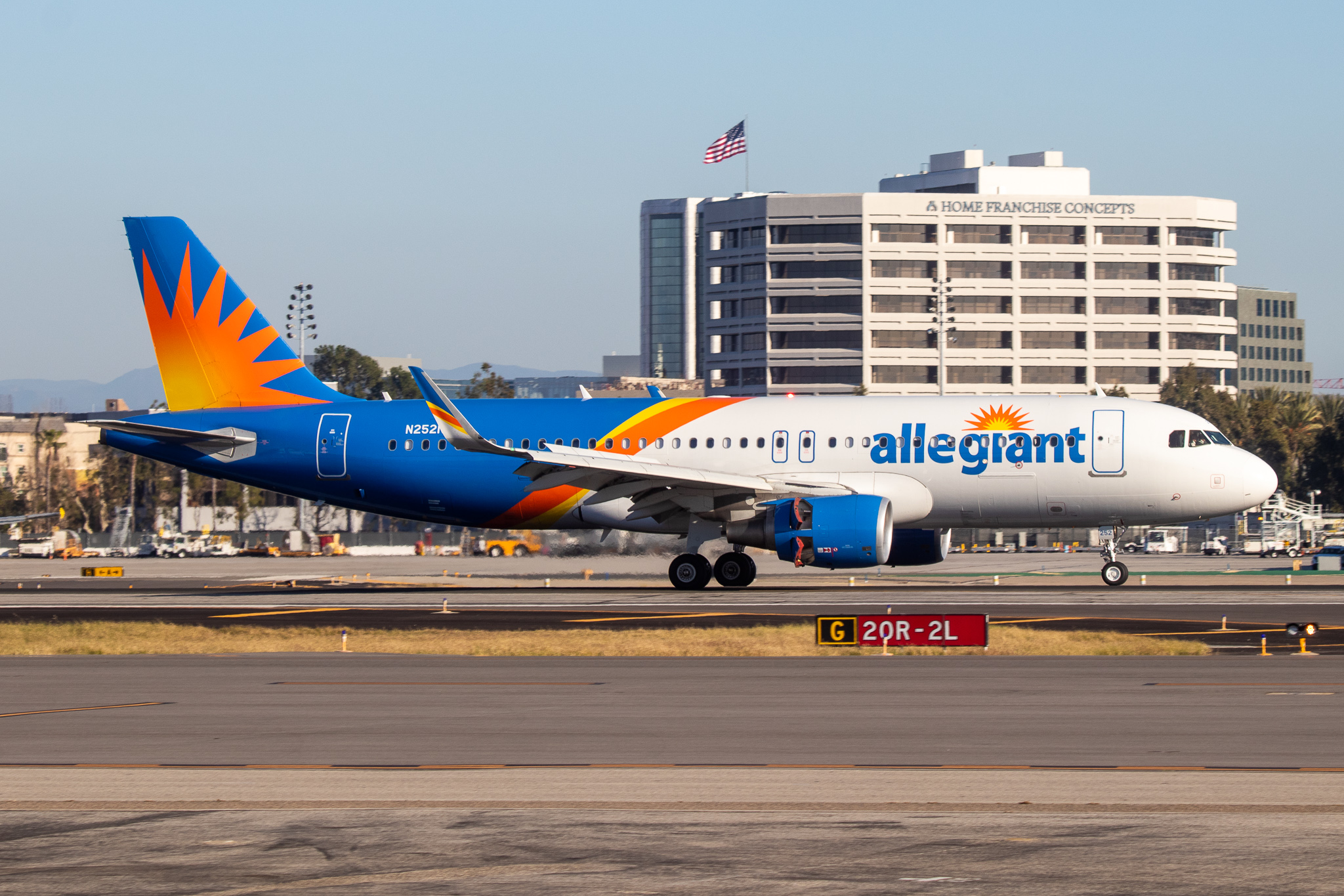 Full size: Allegiant Air Airbus A320 N252NV at John Wayne/Orange County Airport