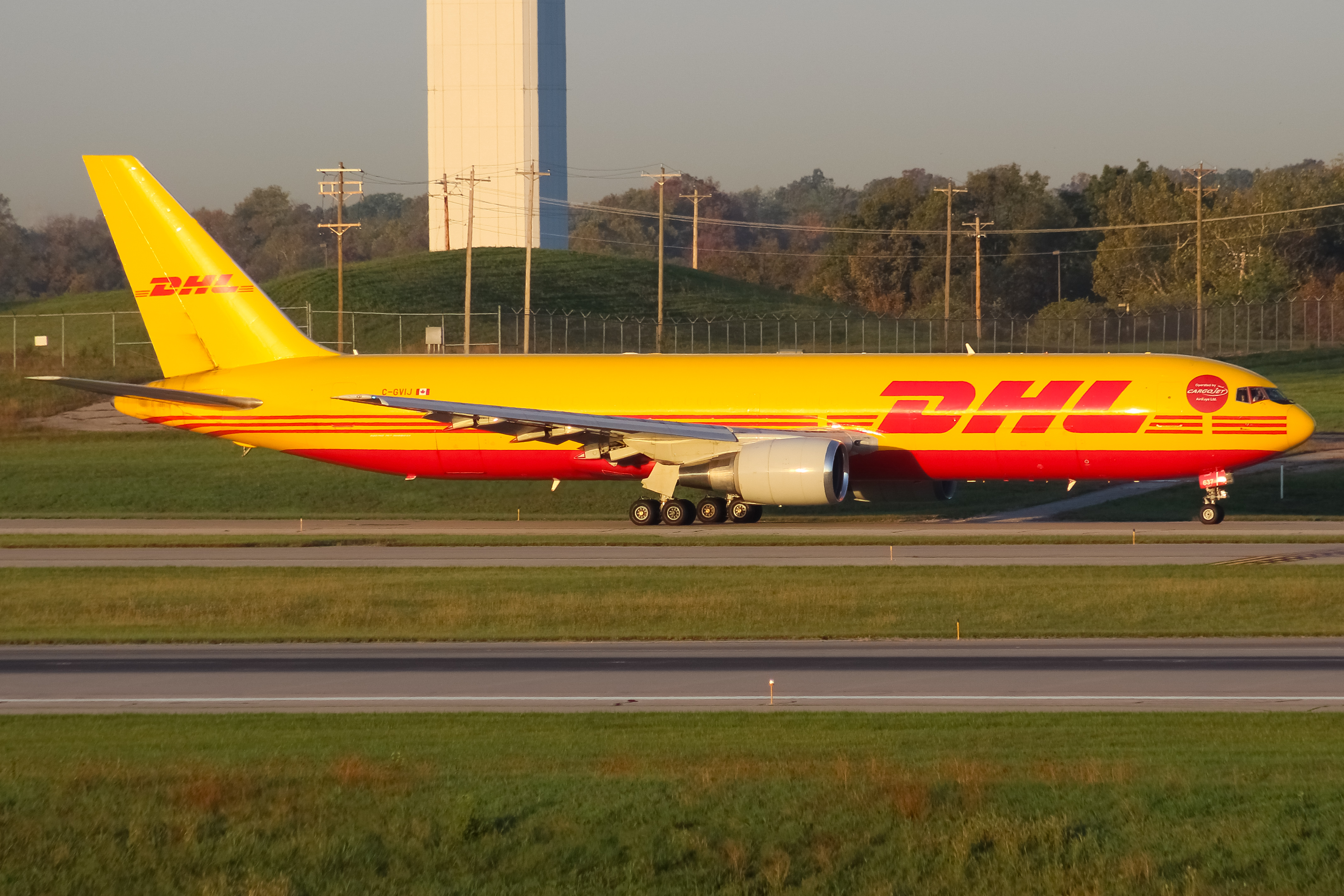 Full size: DHL Boeing 767-300F C-GVIJ at Cincinnati/Northern Kentucky International Airport