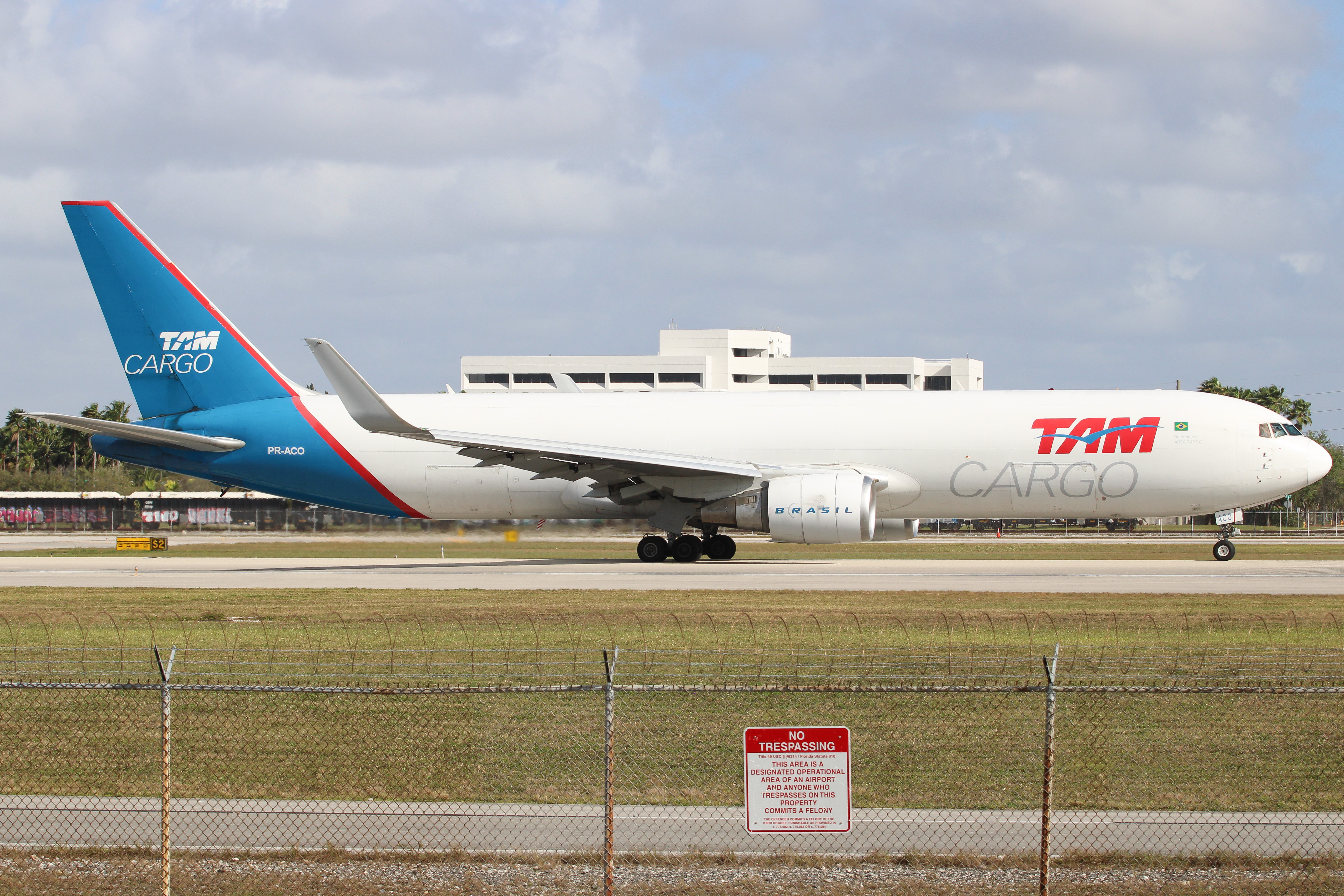 Full size: LATAM Cargo Boeing 767-300F PR-ACO at Miami International Airport