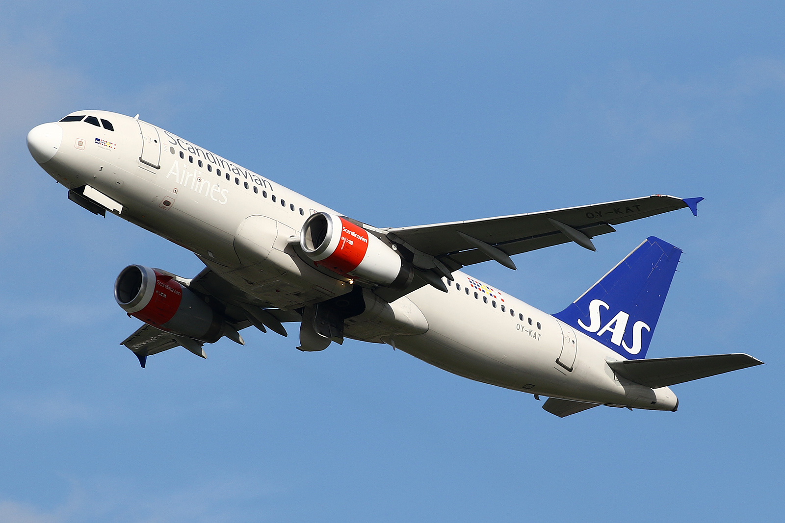 Full size: Scandinavian Airlines Airbus A320 OY-KAT at Amsterdam Schiphol Airport