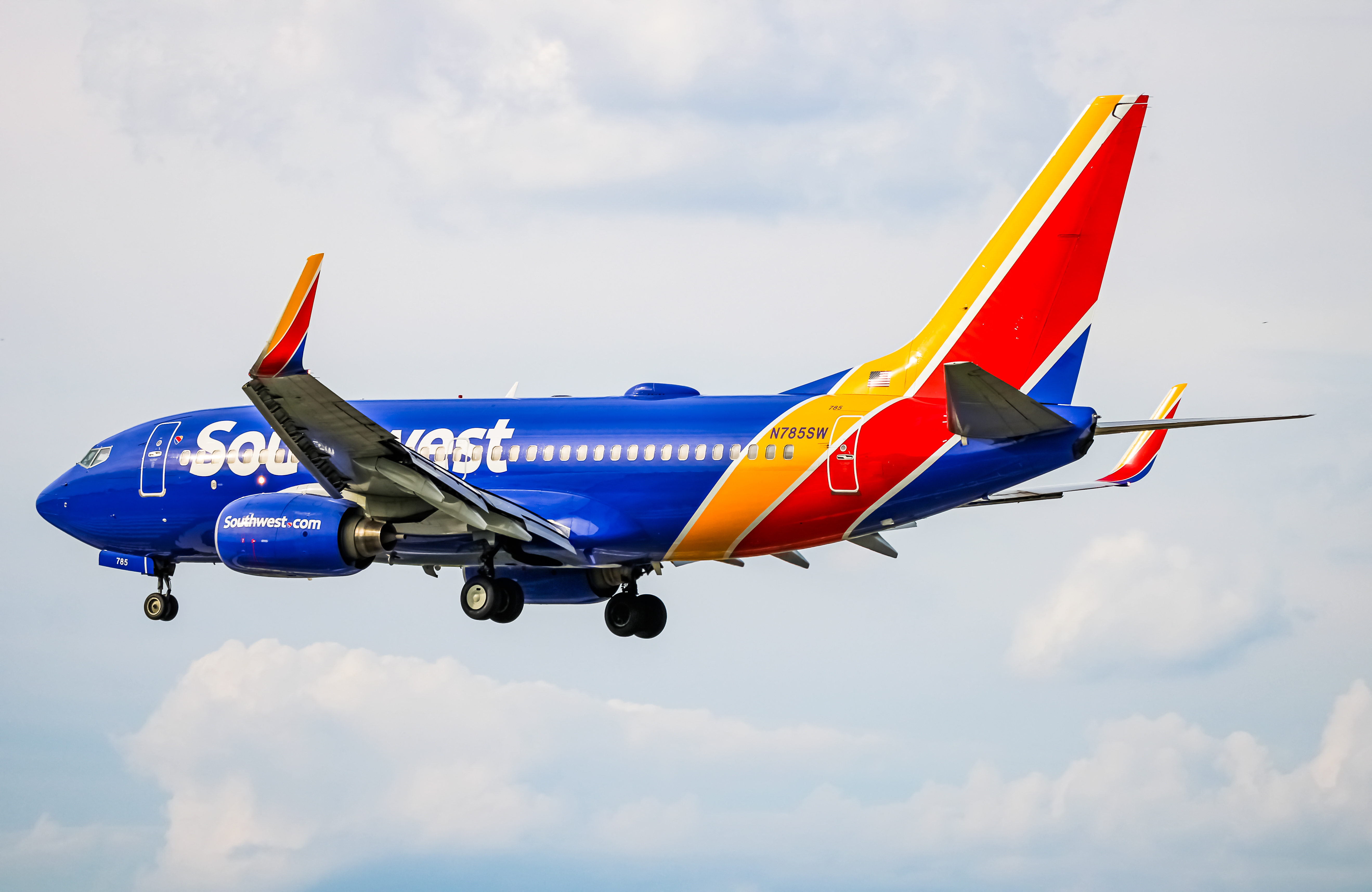 Full size: Southwest Airlines Boeing 737-700 N785SW at Baltimore/Washington International Thurgood Marshall Airport