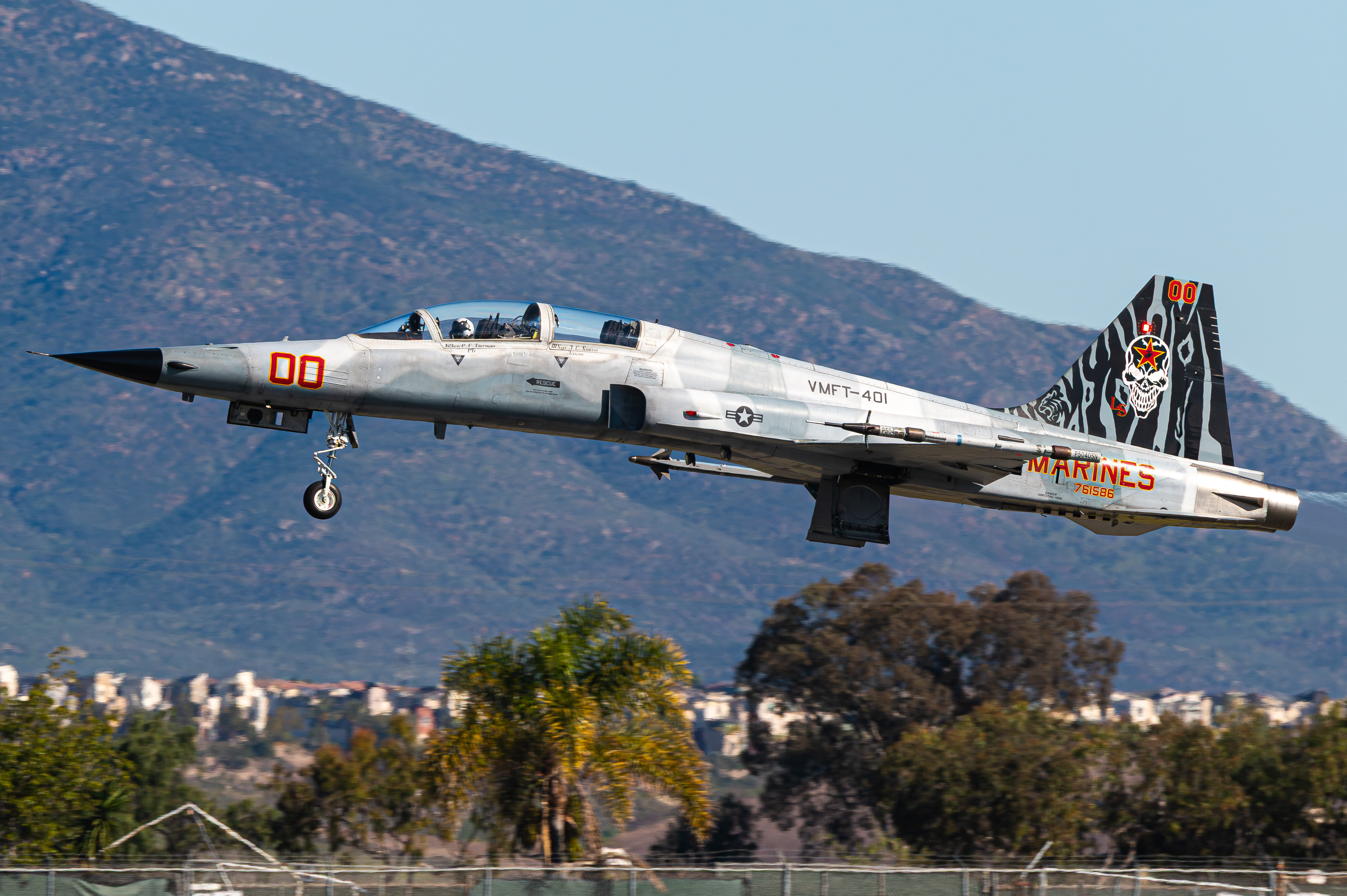 Full size: USMC - United States Marine Corp Northrop F-5N Tiger II 761586 at Brown Field Municipal Airport
