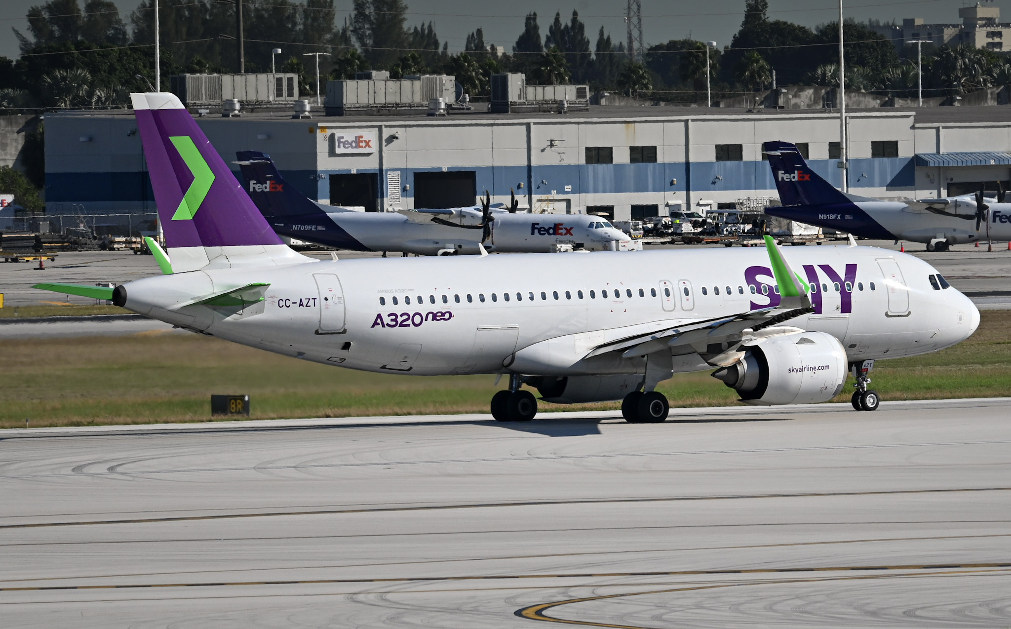 Full size: Sky Airline Airbus A320NEO CC-AZT at Miami International Airport