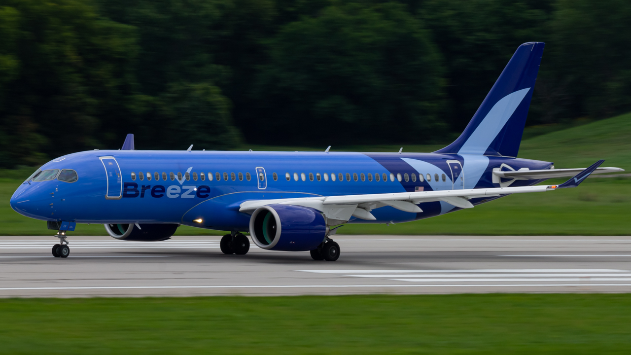 Full size: Breeze Airways Airbus A220-100 N211BZ at John Glenn Columbus International Airport