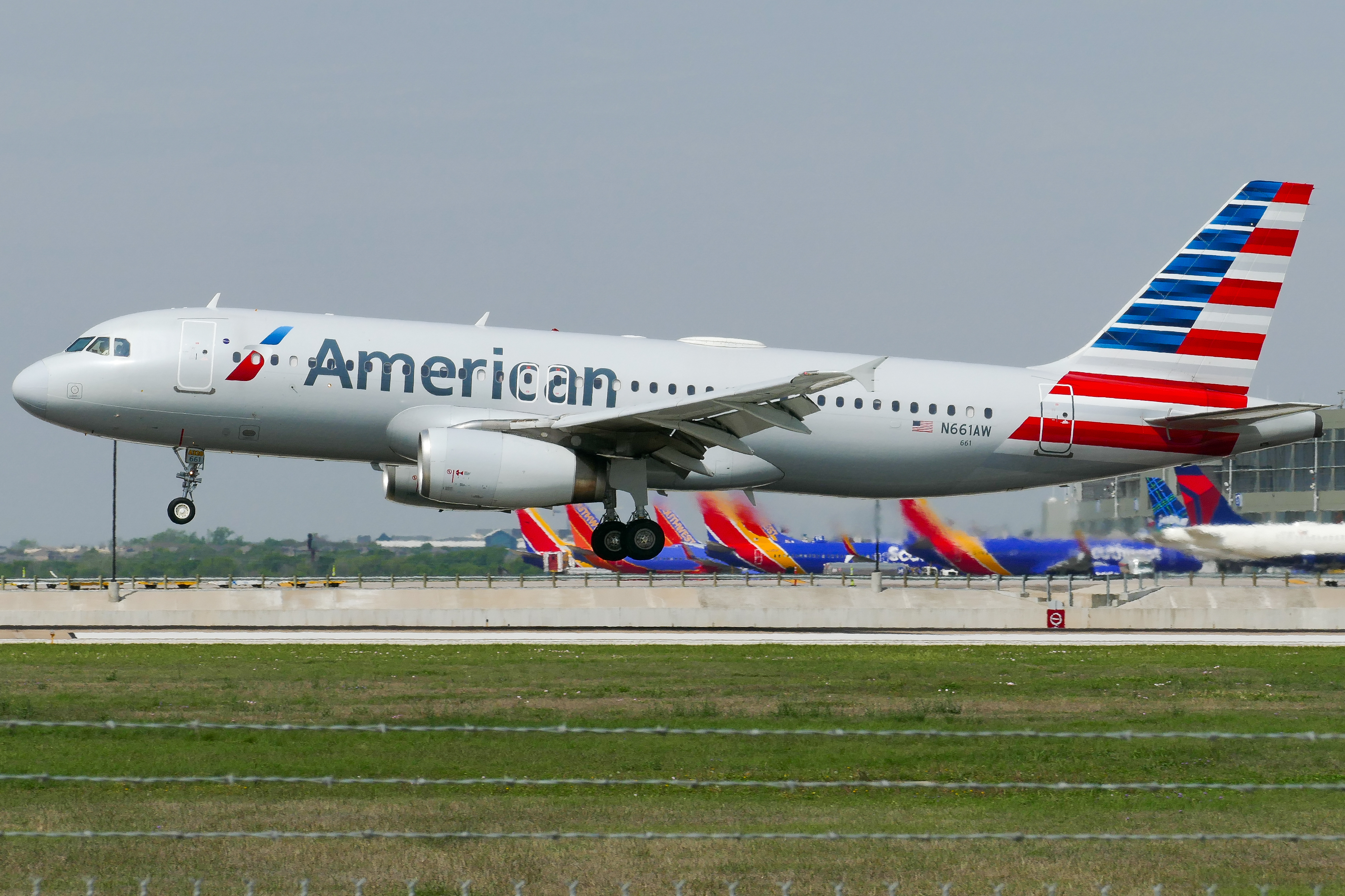 Full size: American Airlines Airbus A320 N601AW  at Austin-Bergstrom International Airport