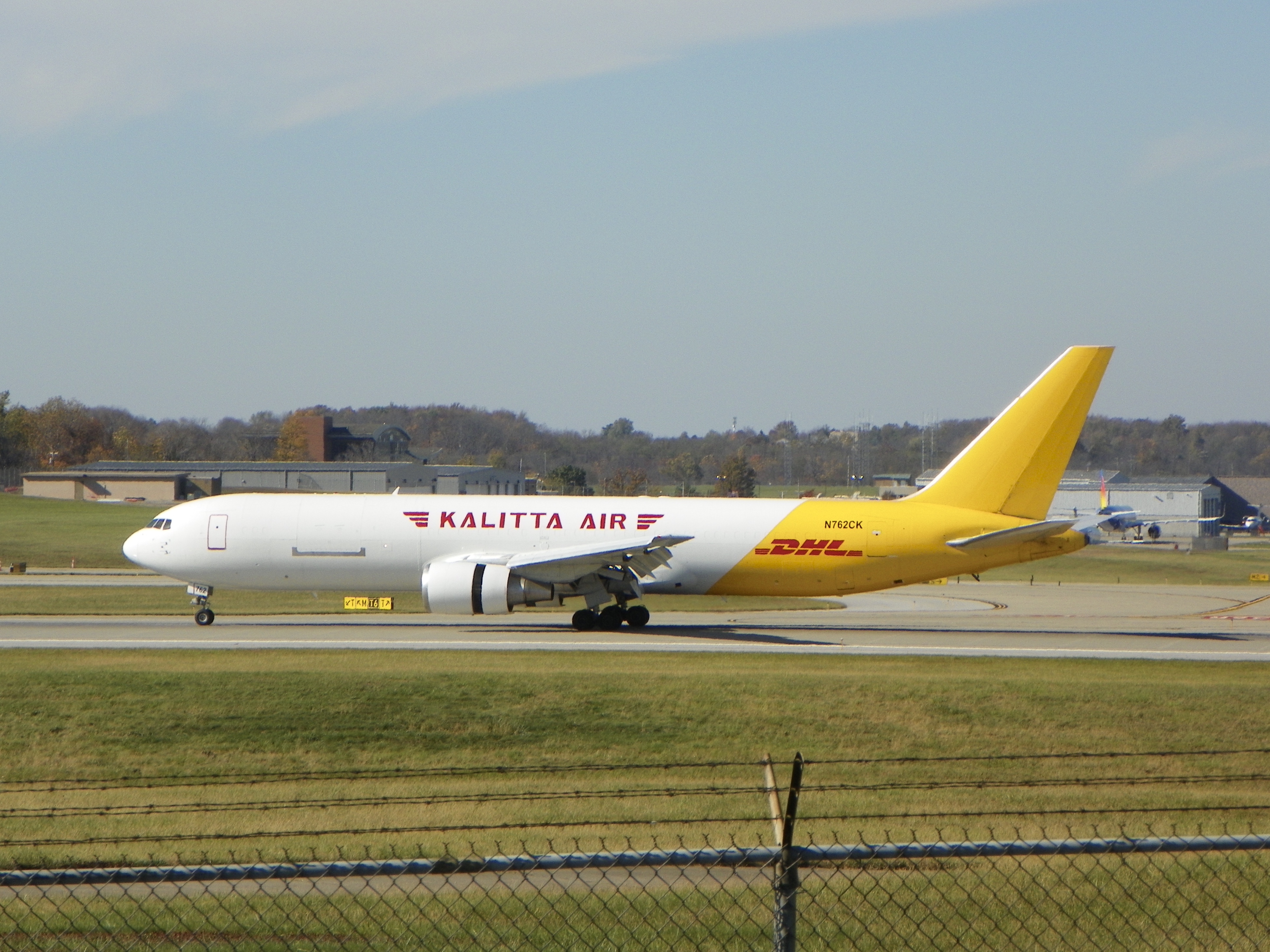 Full size: Kalitta Air Boeing 767-300ER N762CK at Cincinnati/Northern Kentucky International Airport