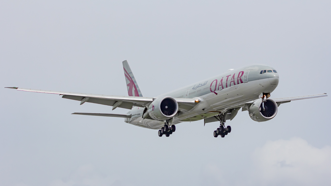 Full size: Qatar Airways Boeing 777-300ER A7-BFJ at Miami International Airport