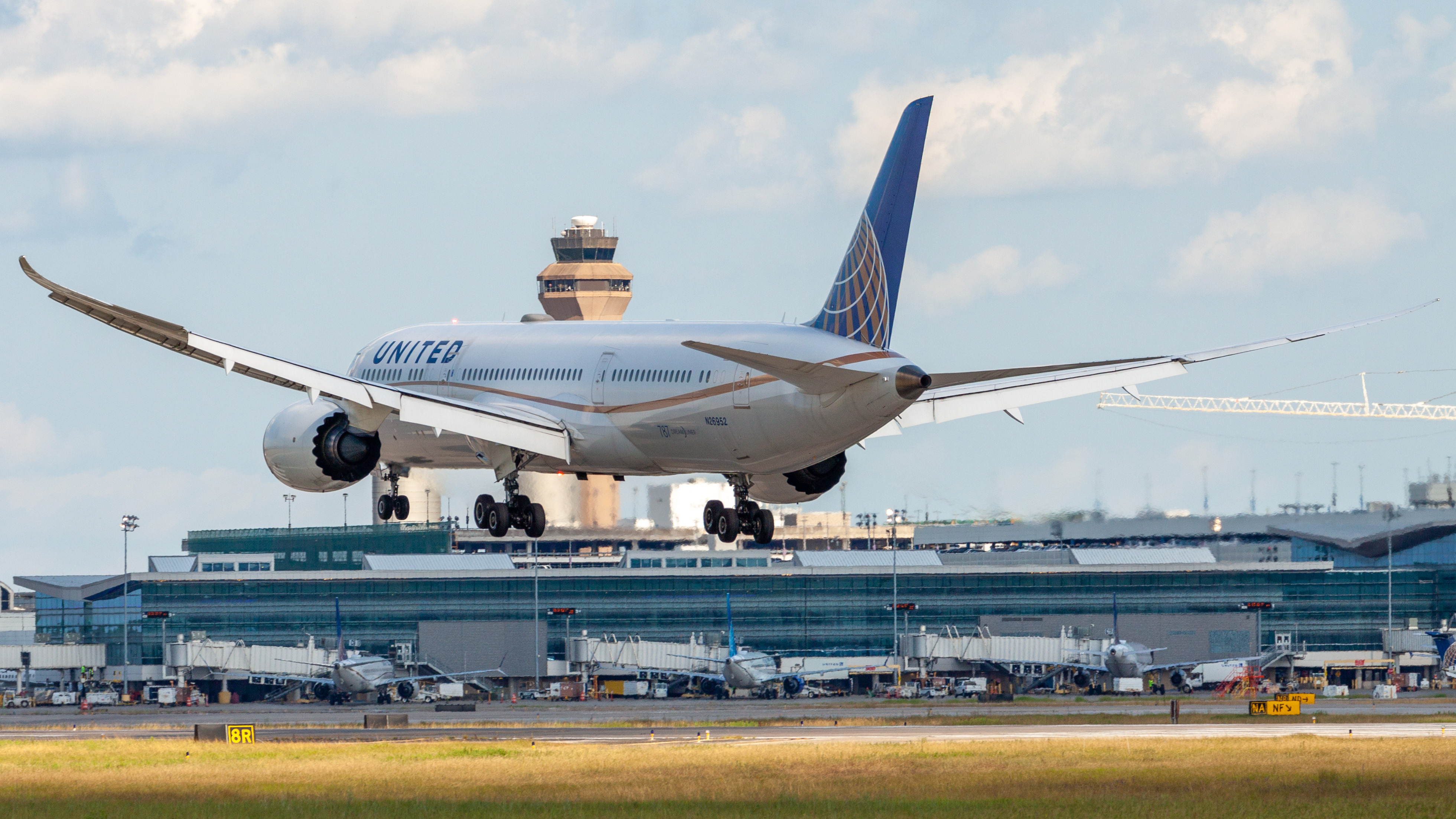 Full size: United Airlines Boeing 787-9 N26952 at Houston-George Bush Intercontinental Airport