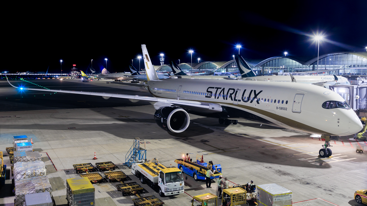 Full size: Starlux Airlines Airbus A350-900 B-58502 at Hong Kong International Airport