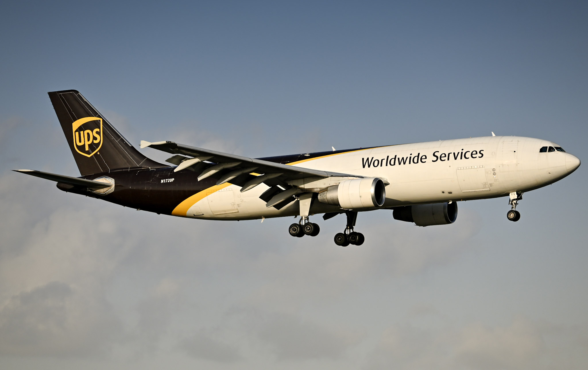 Full size: United Parcel Service Airbus A300F-600 N172UP at Orlando International Airport