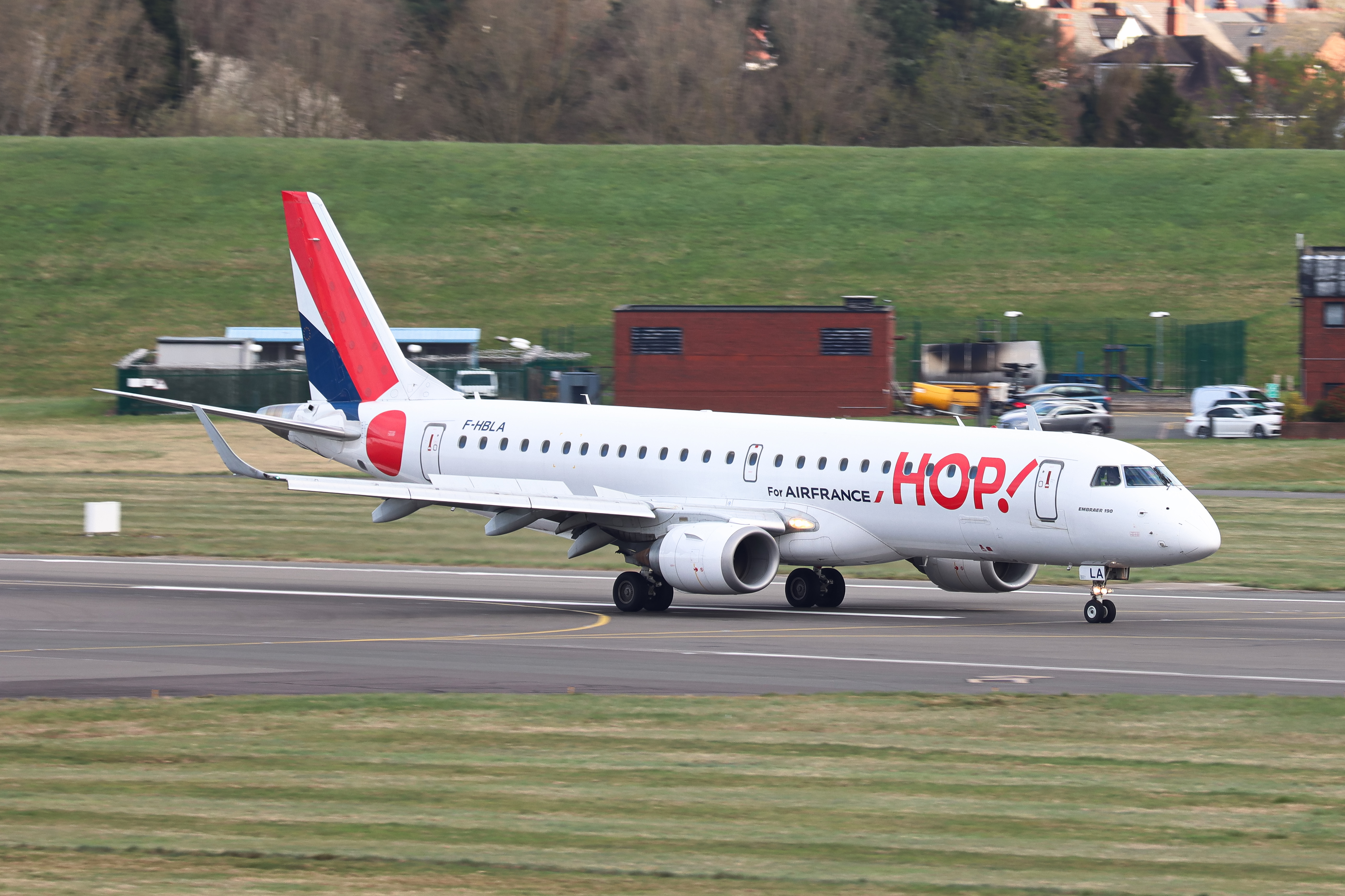 Full size: Air France Embraer E190 F-HBLA at Birmingham Airport