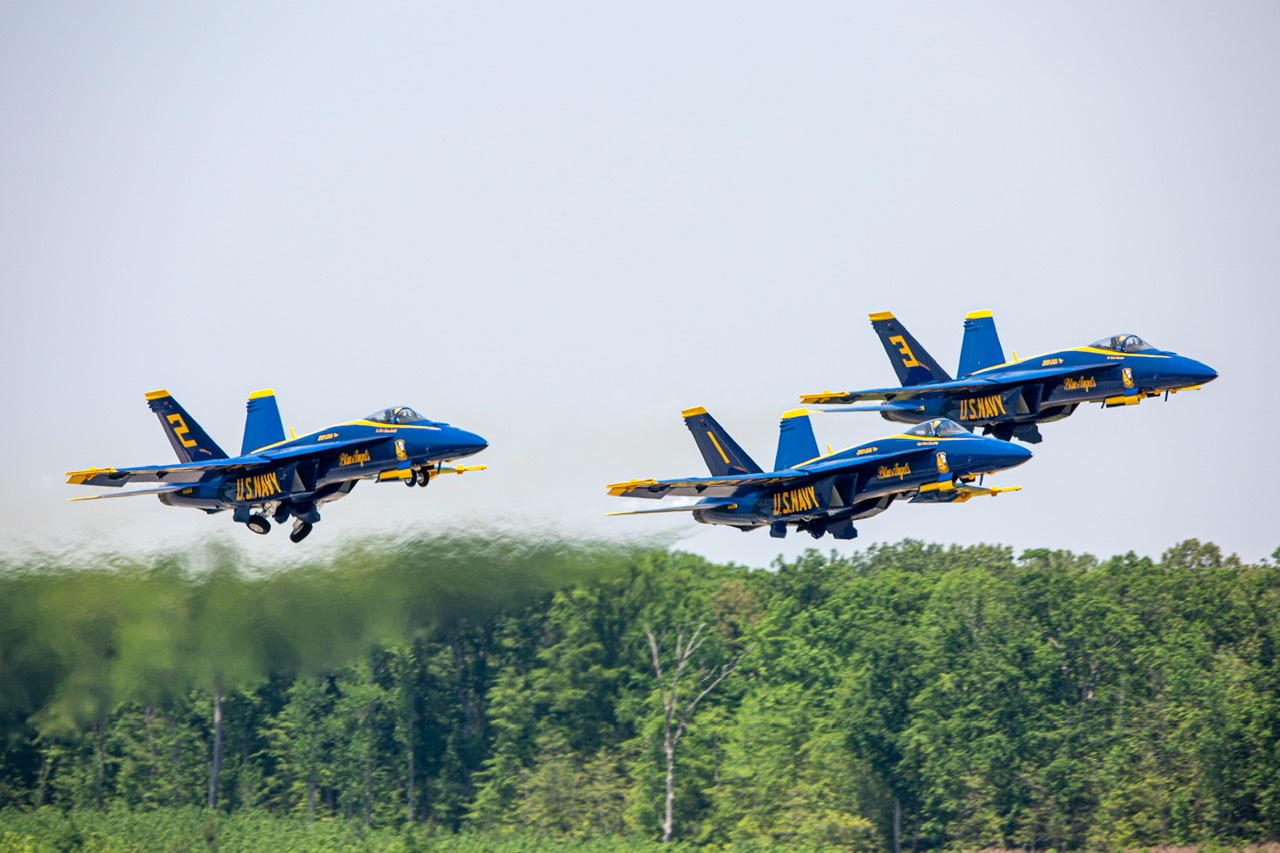 Full size: Blue Angels McDonnel Douglas F/A-18 Hornet 163485 at Dover Air Force Base