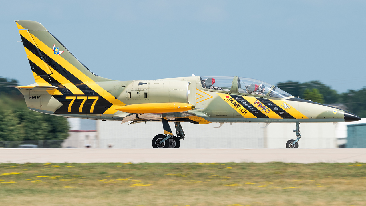 Full size: PRIVATE Aero L-39 Albatros N5683D at Wittman Regional Airport