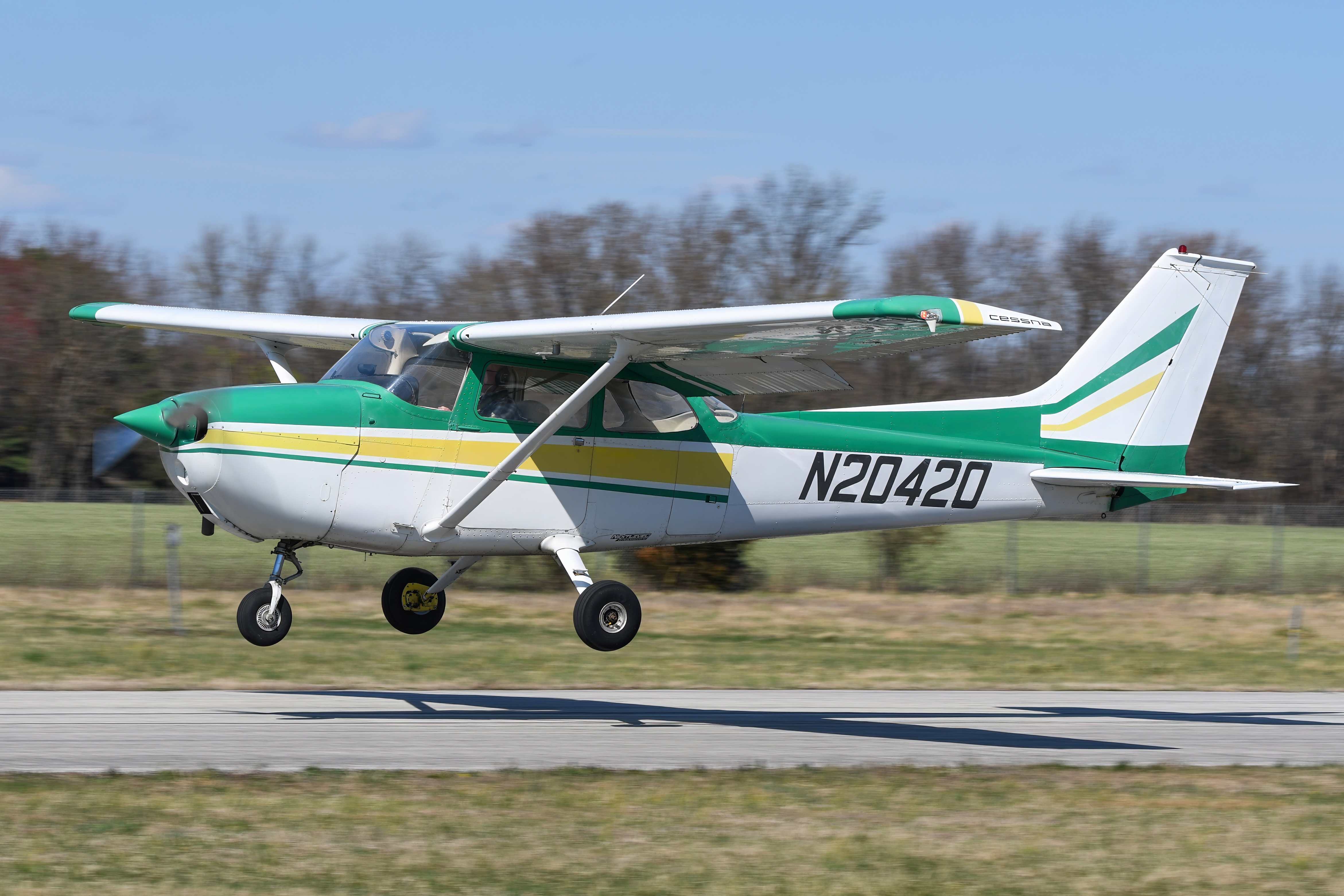 Full size: PRIVATE Cessna 172 N20420 at 